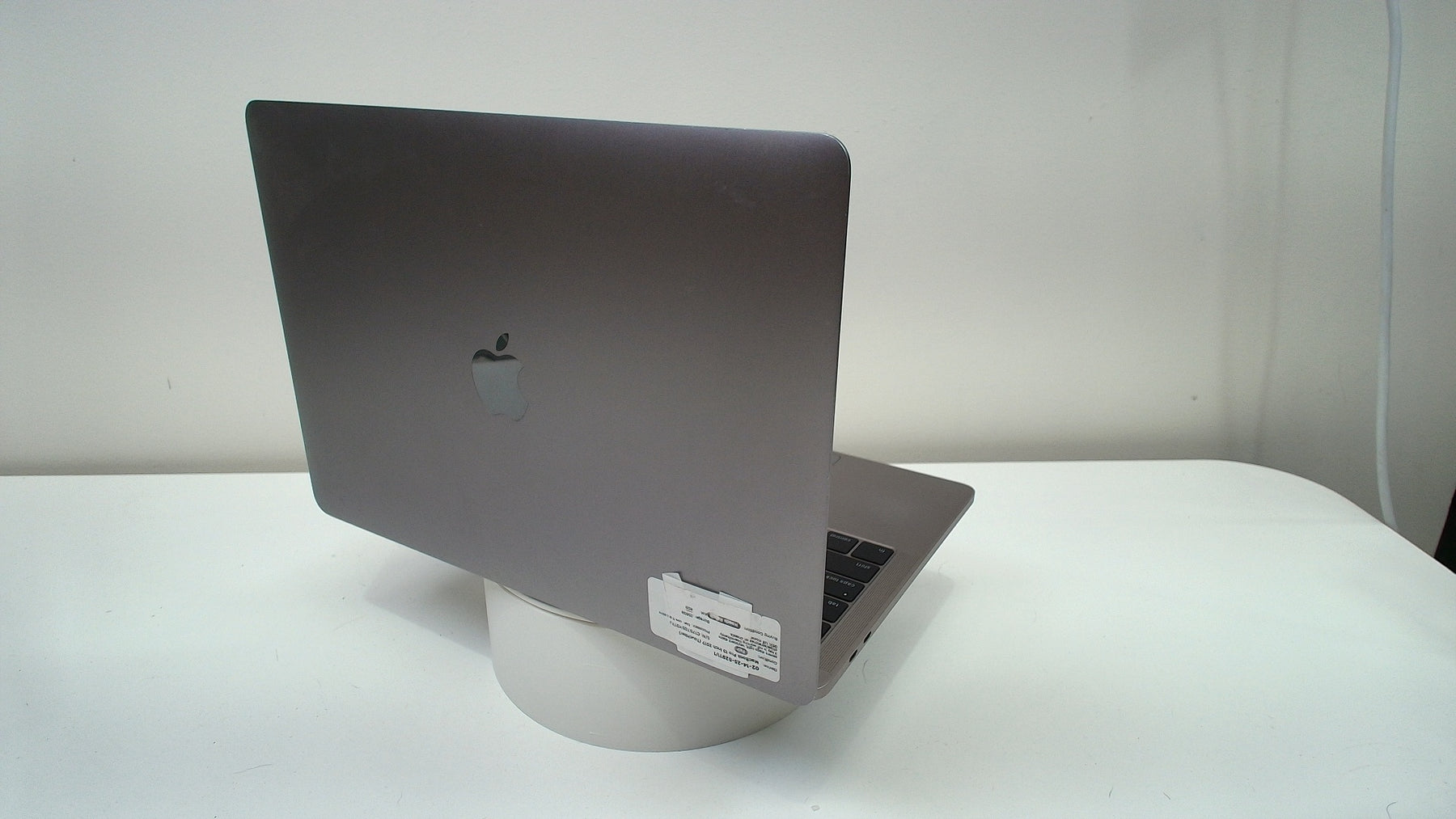 MacBook Pro 13 inch 2017 (Touchbar) (Read Description)