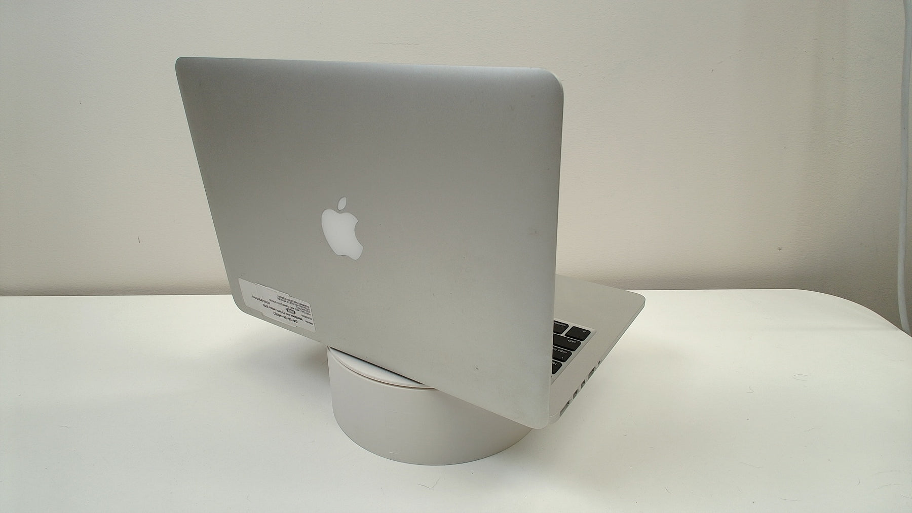 MacBook Pro 13 inch retina 2015 (Read Description)
