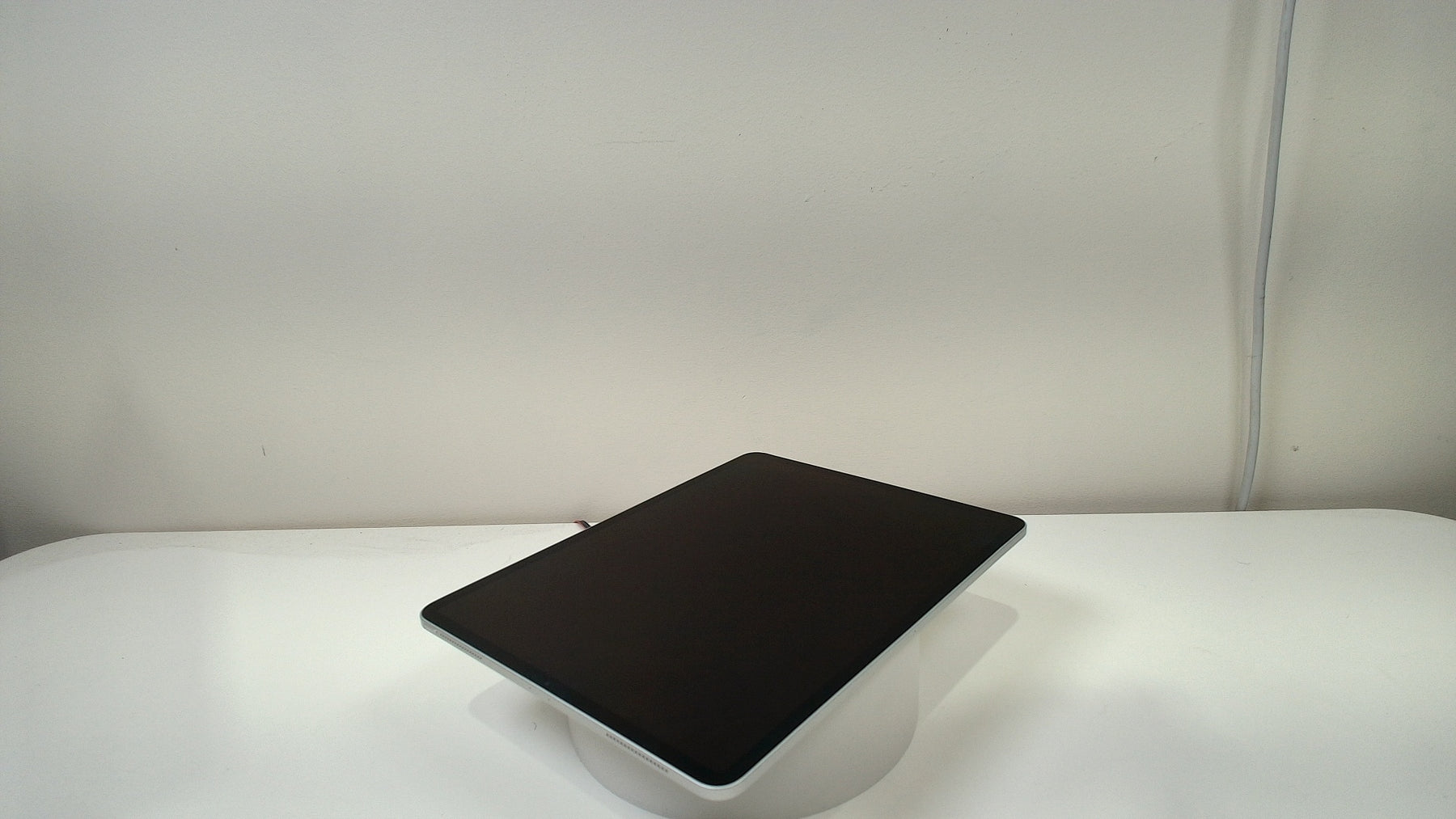 iPad Pro 12.9 Inch, 3rd Gen Wi-Fi‎ (Read Description)