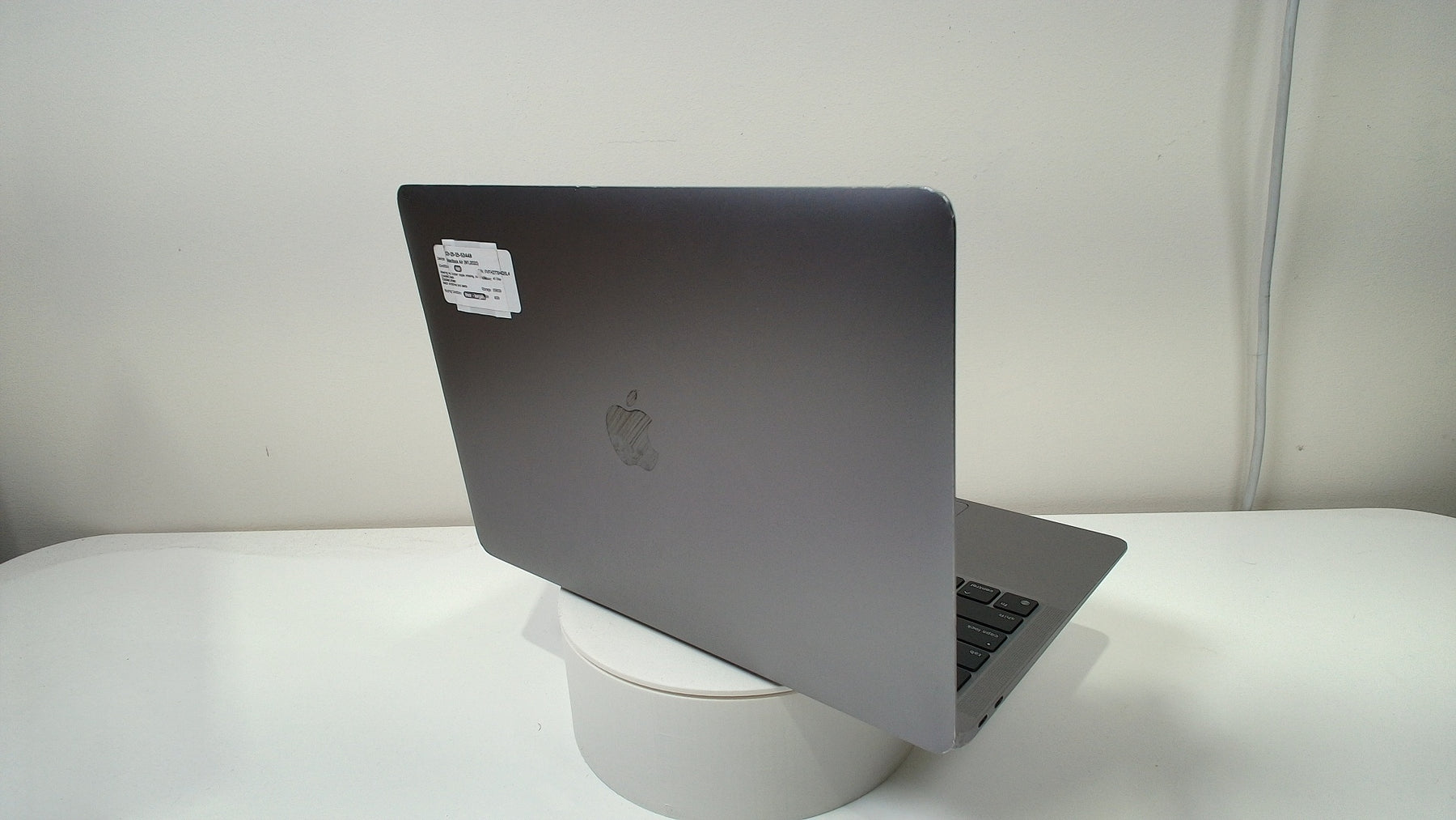 MacBook Air (M1,2020)‎ (Read Description)