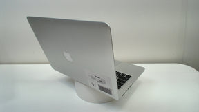 MacBook Pro (Retina, 13-inch, Early 2015) (Read Description)