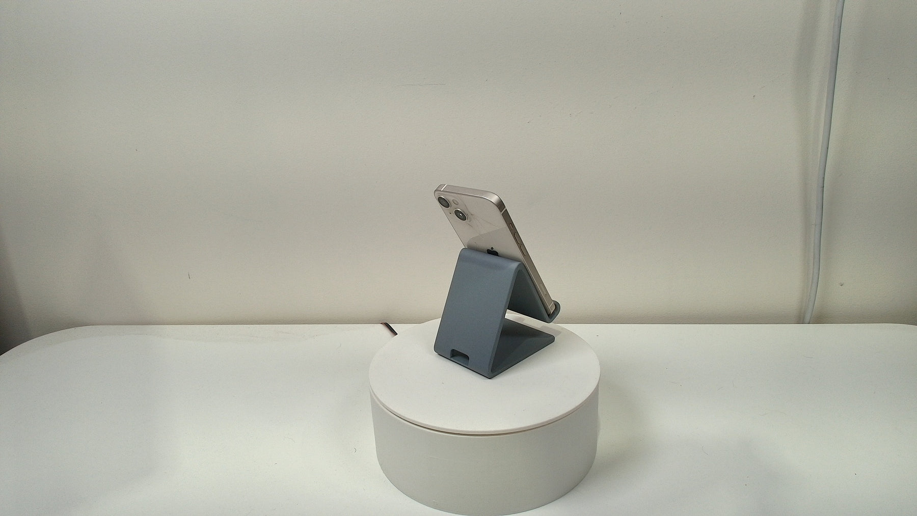 iPhone 13‎ (Read Description)