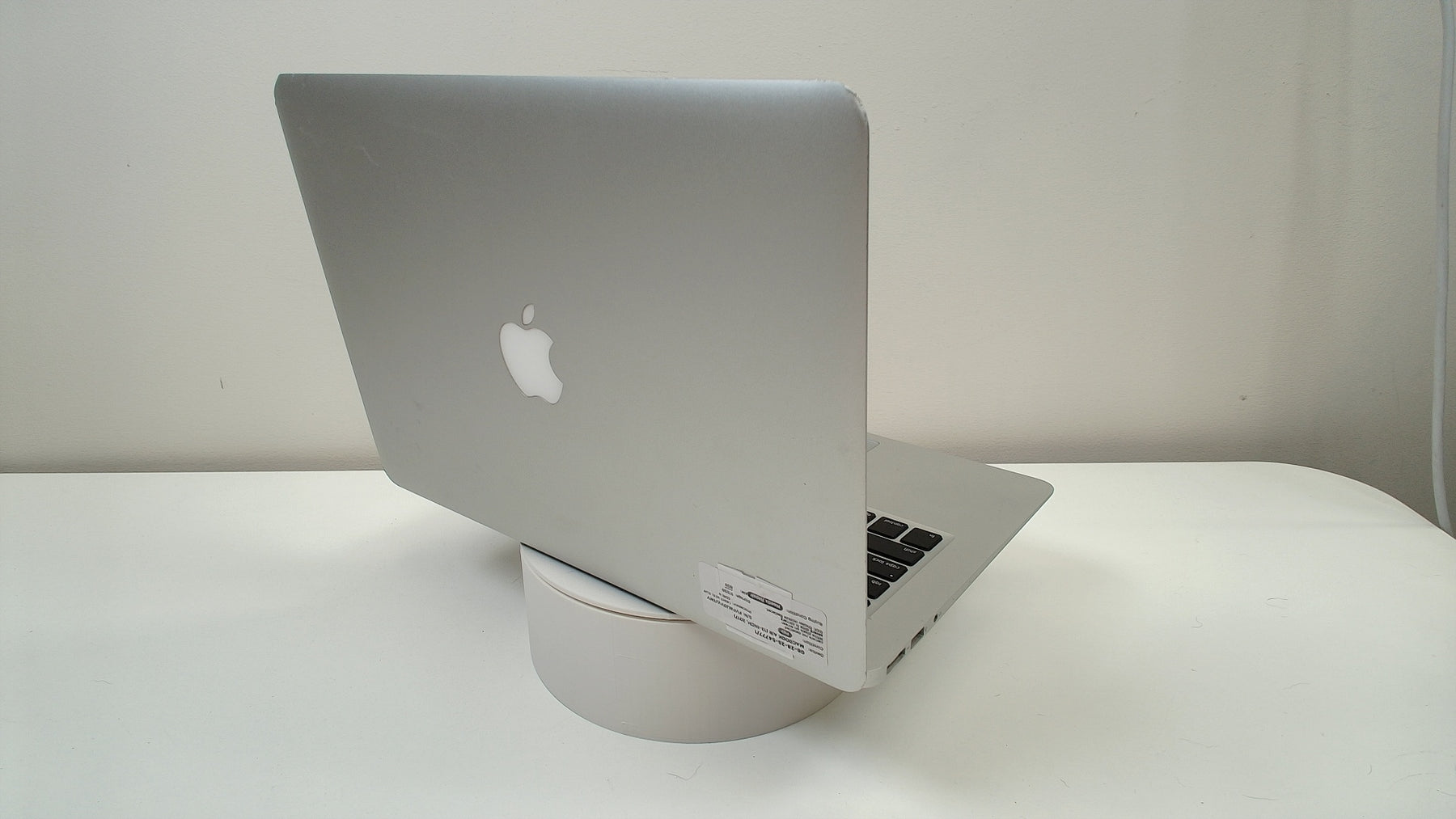 MACBOOK AIR (13-INCH, 2017)‎ (Read Description)