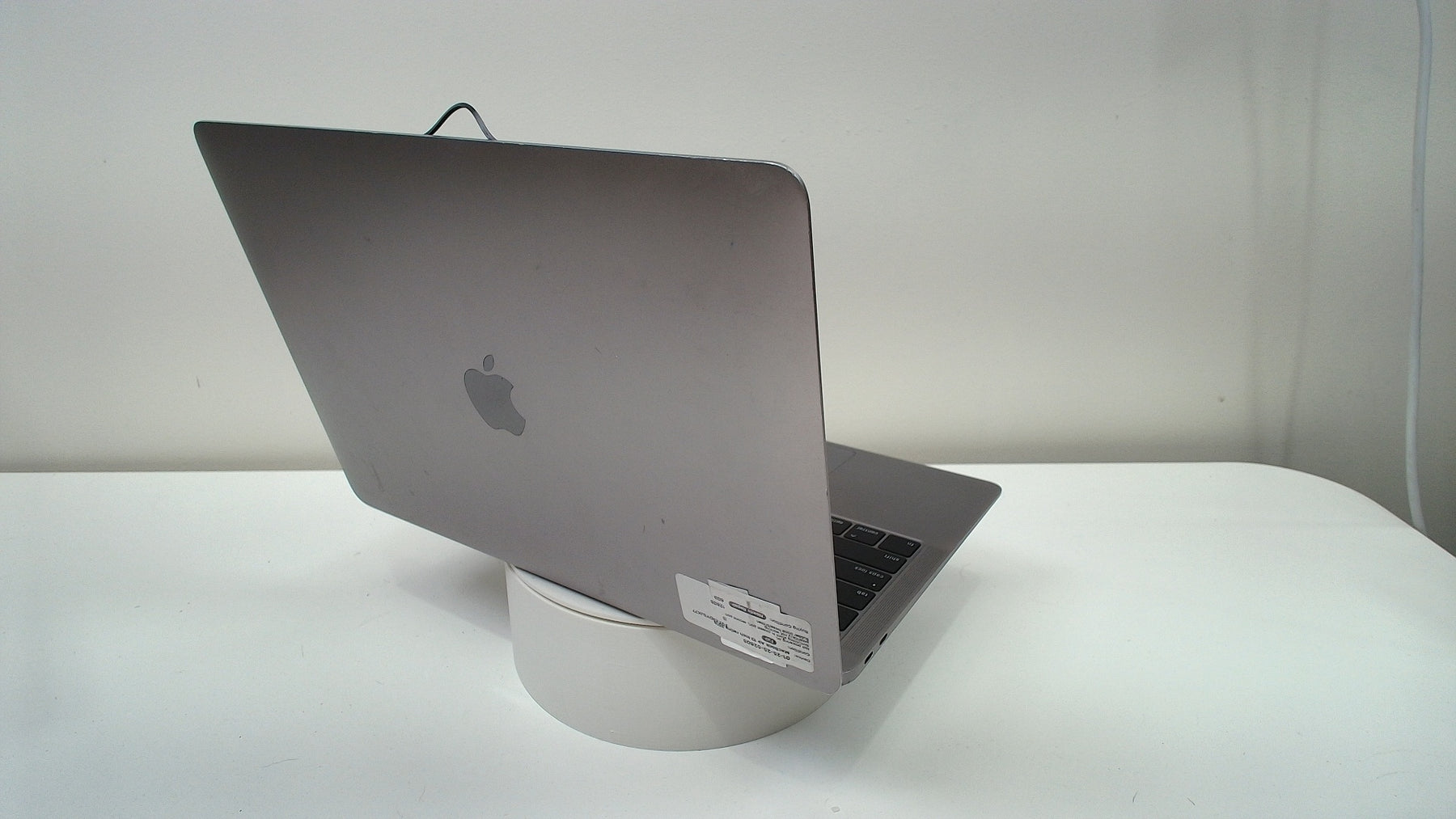 MacBook Air 13 inch retina 2018 (Read Description)