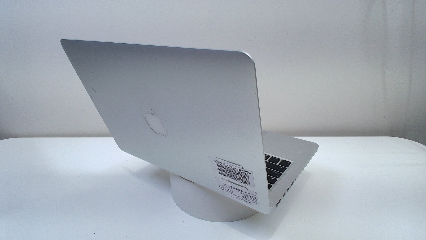 MacBook Pro (Retina, 13-inch, Early 2015) (Read Description)
