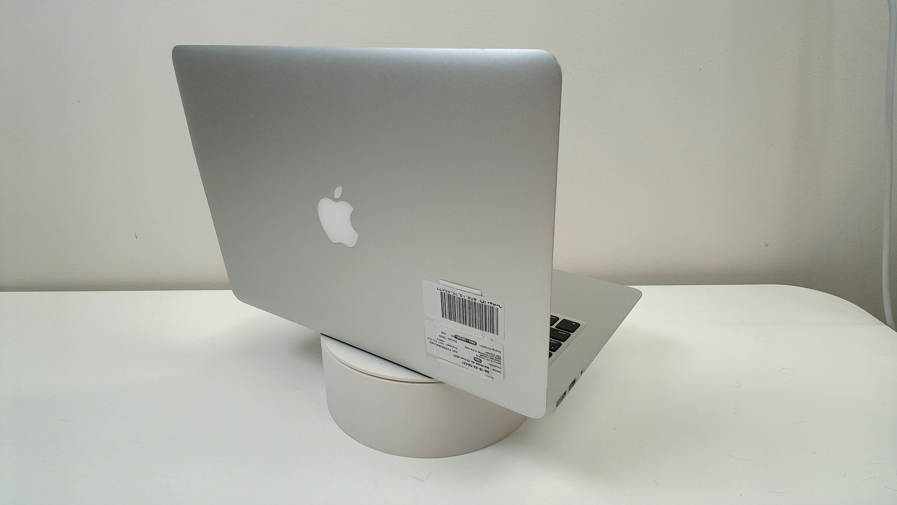 MacBook Air 13 inch 2017 (Read Description)