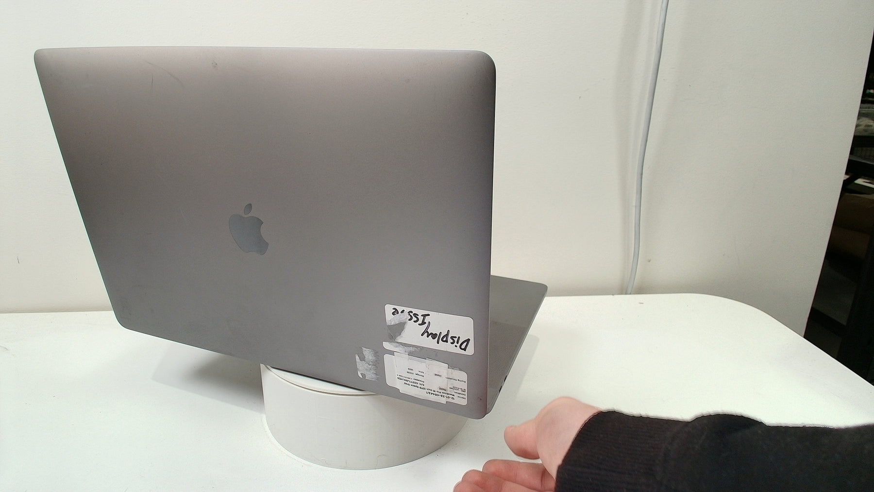 MacBook Pro 15 inch 2019 Space Grey (Read Description)