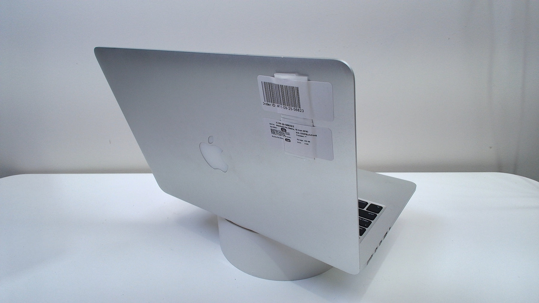 MacBook Pro (Retina, 13-Inch 2015) (Read Description)