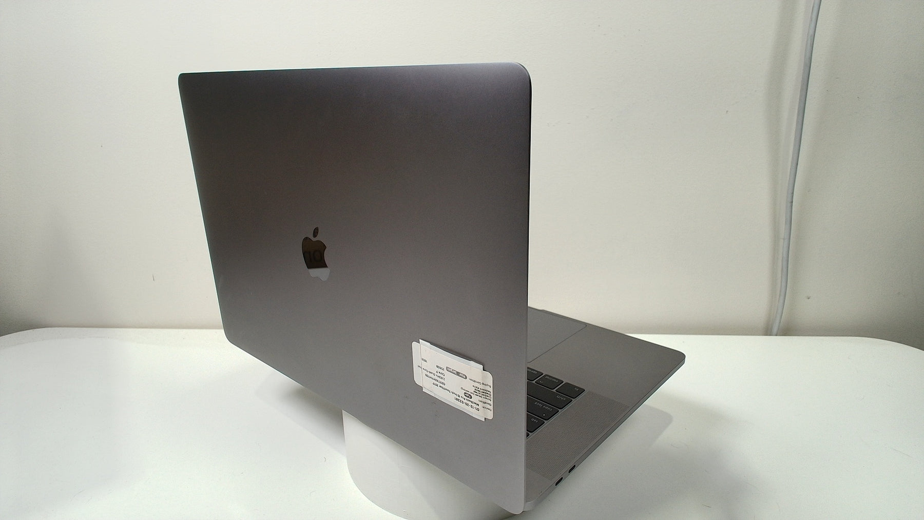 MacBook Pro 15 inch Touchbar 2017 (Read Description)