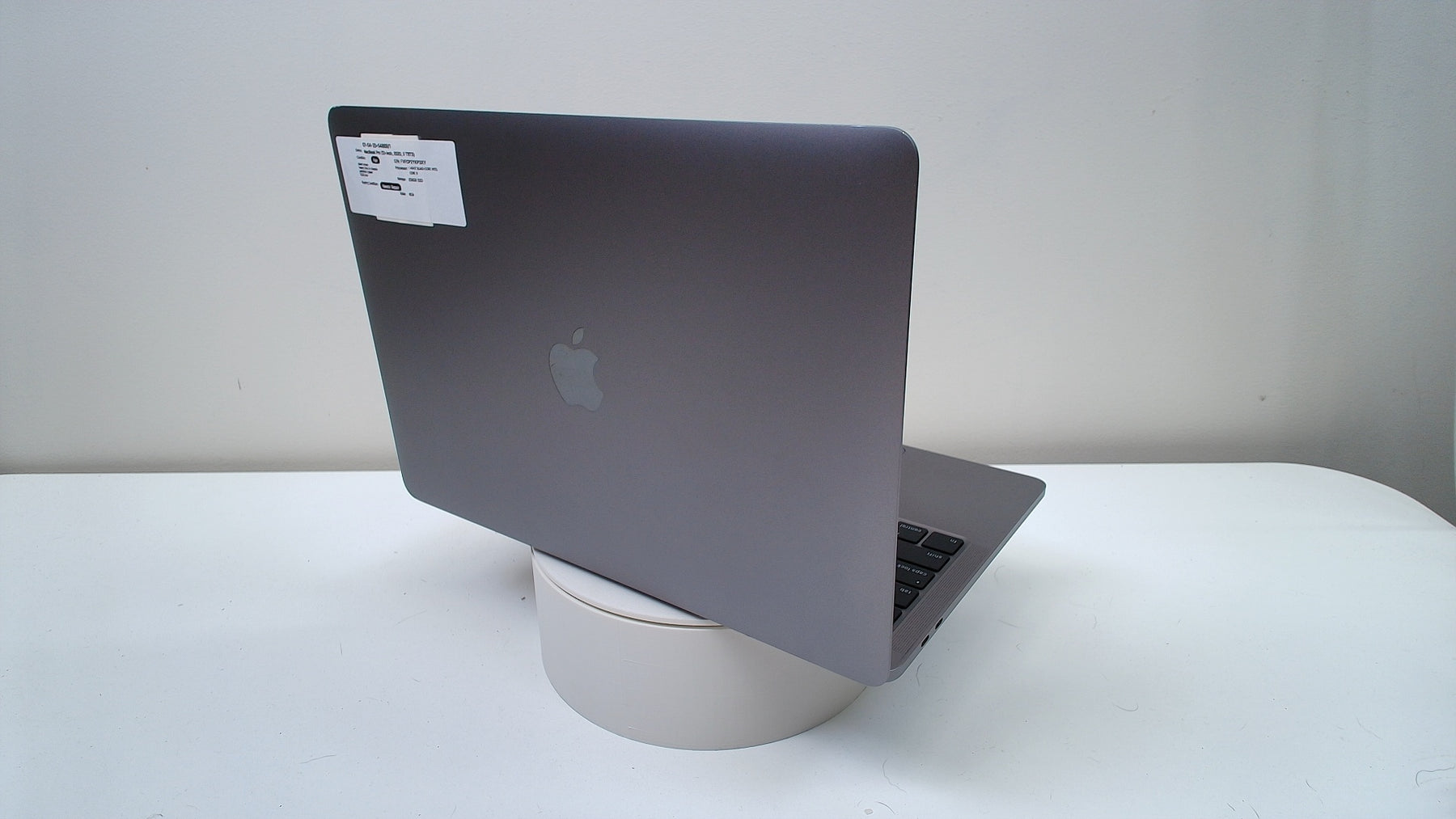 MacBook Pro (13-inch, 2020, 2 TBT3)‎ (Read Description)