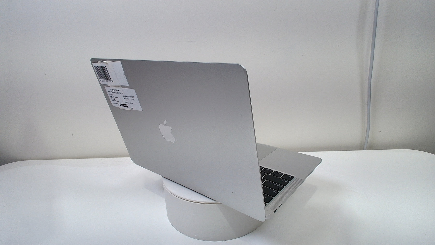 MacBook Air (M1, 2020) (Read Description)