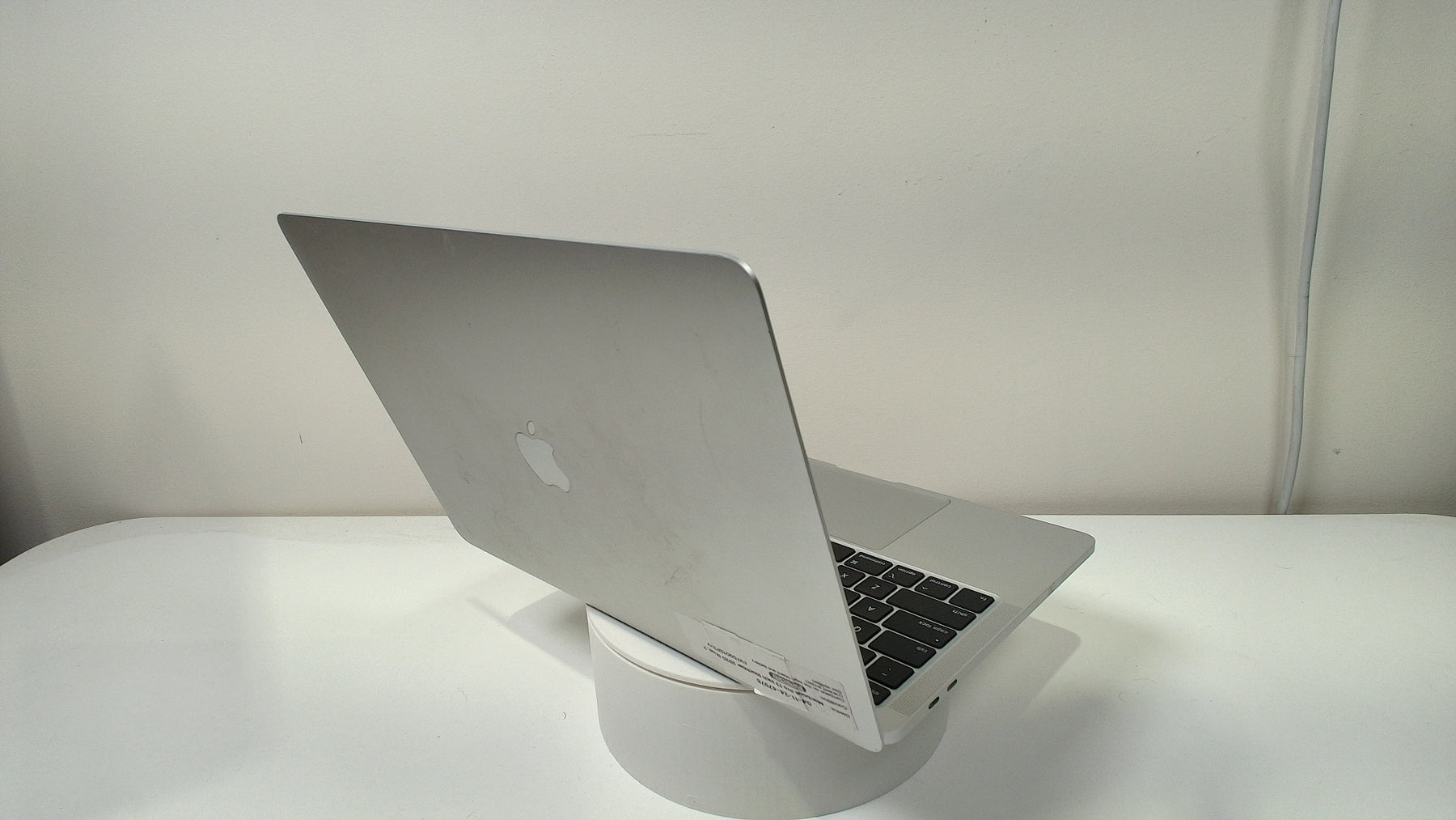 Macbook Pro 13 inch touchbar 2020 (Intel, 2 Thunderbolt Ports) Space-Grey (Read Description)