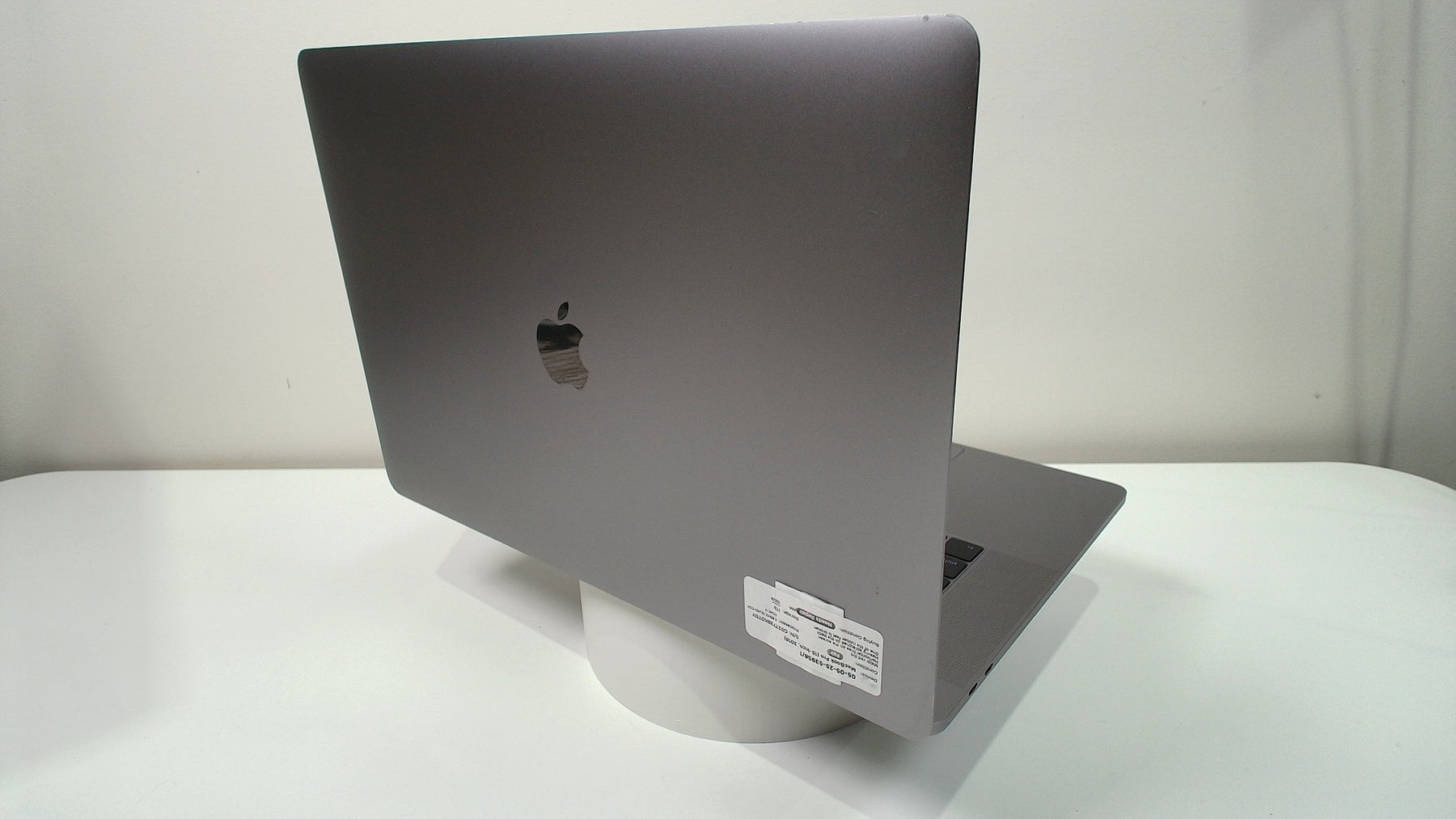 MacBook Pro (15-inch, 2016)‎ (Read Description)