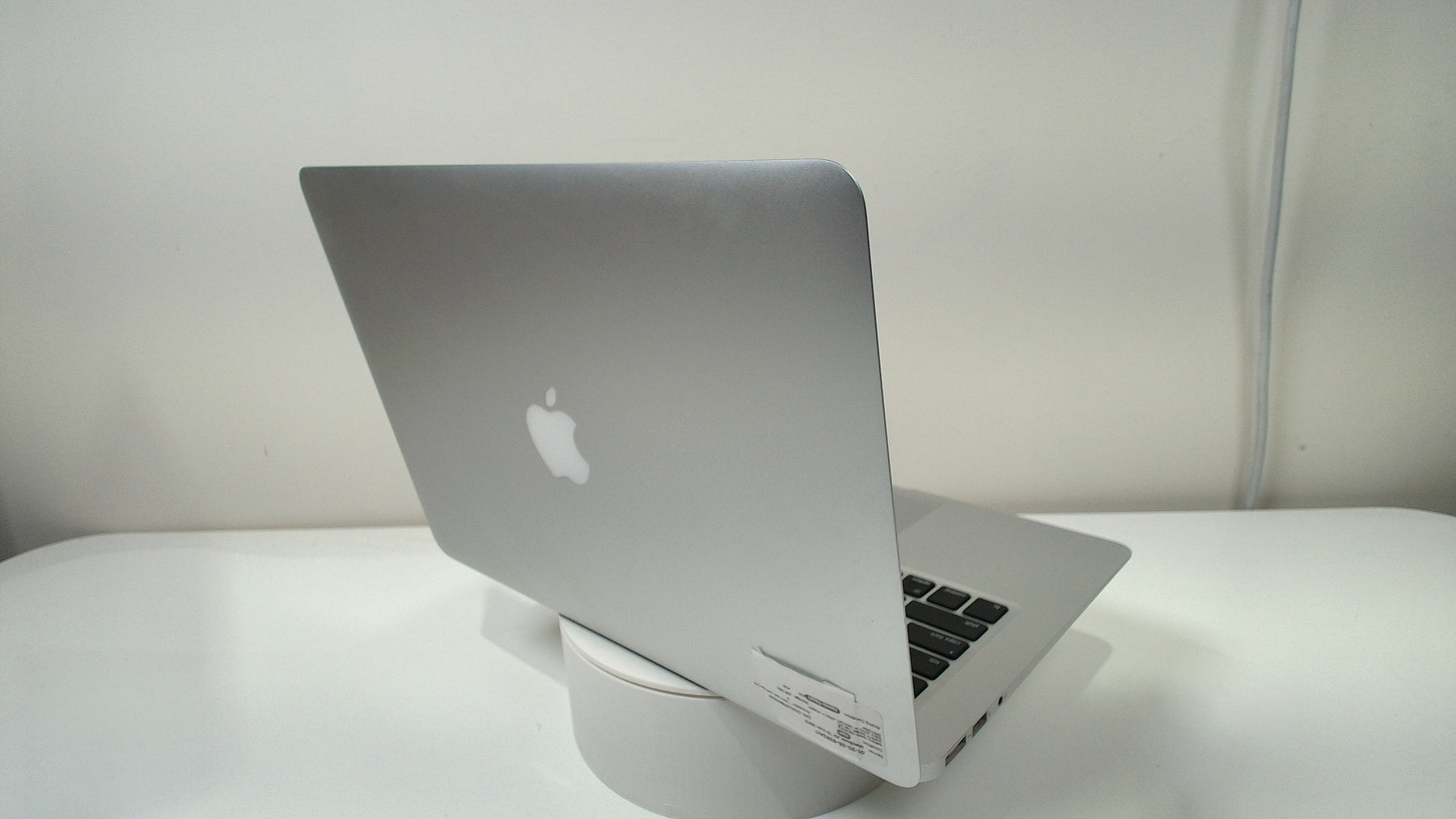 MacBook Air 13 inch 2013 (Read Description)