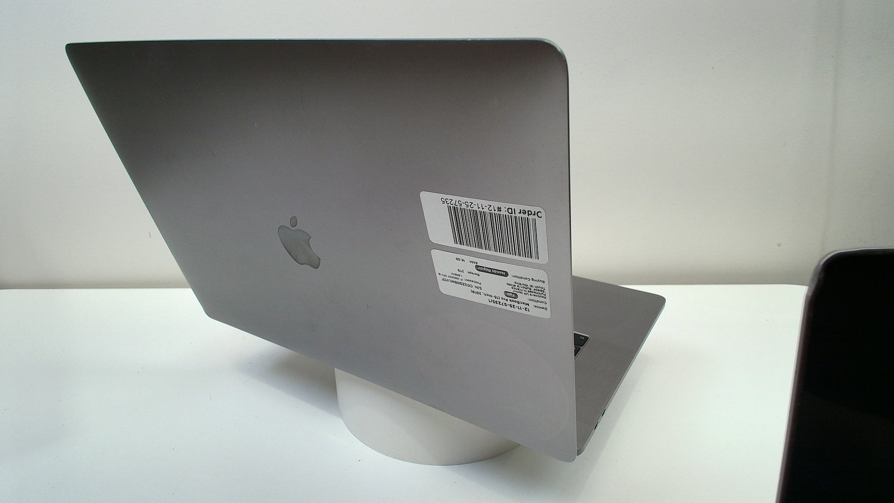 MacBook Pro (15-inch, 2019) (Read Description)