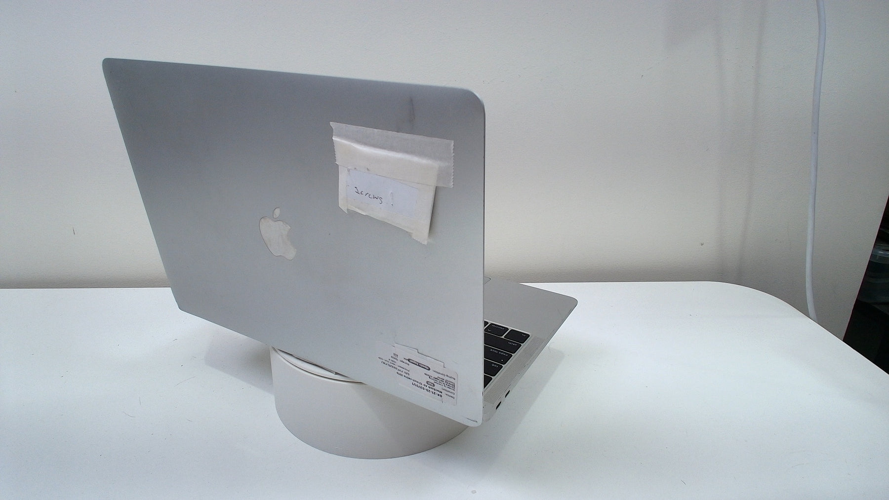 MacBook Air 13 inch retina 2019 (Read Description)