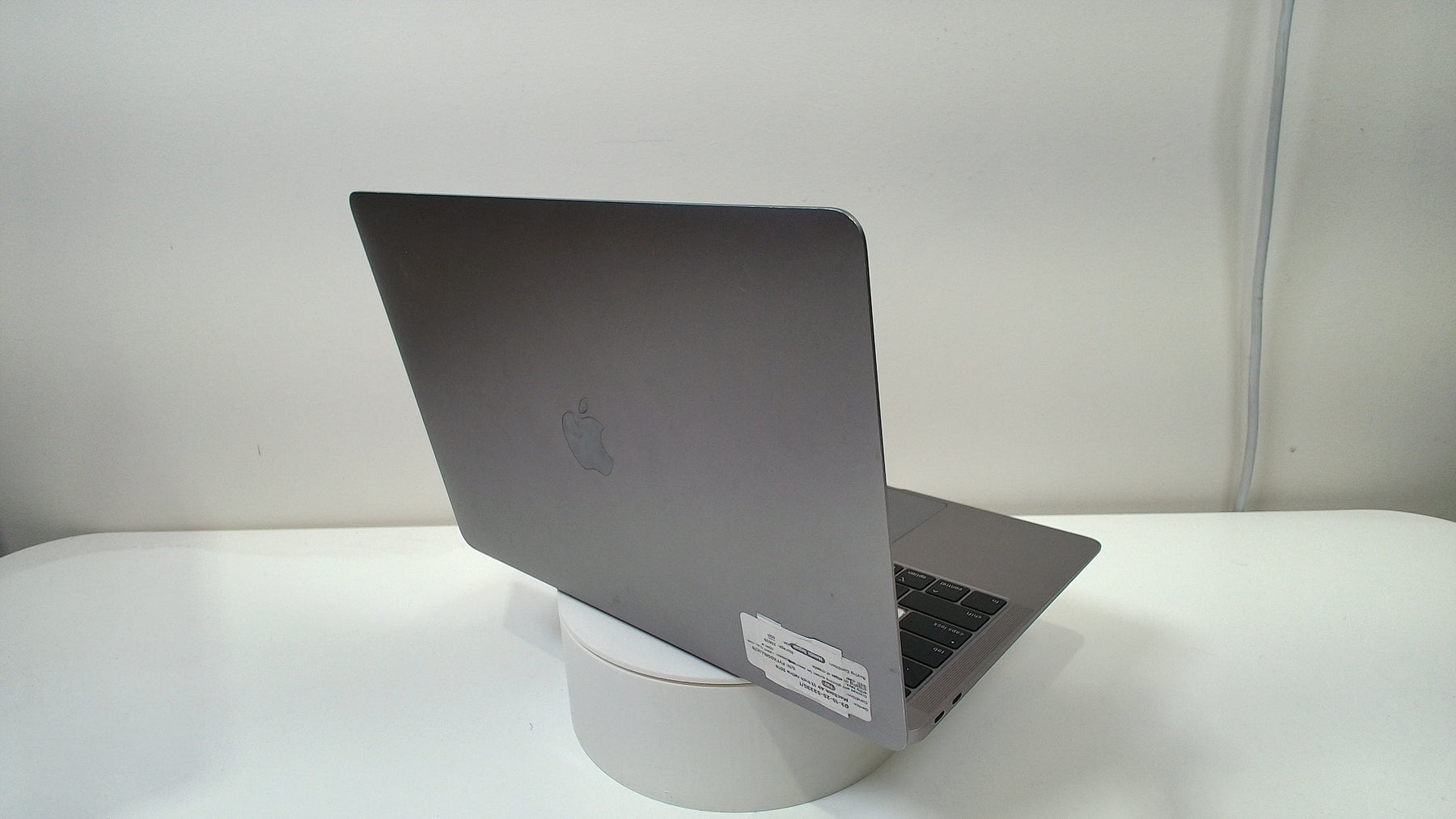 MacBook Air 13 inch retina 2018 (Read Description)
