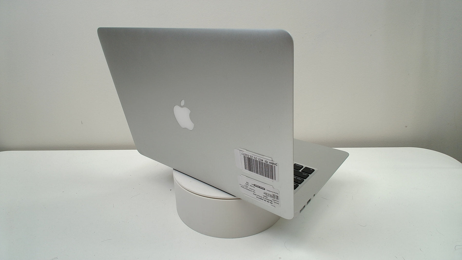 MacBook Air 13 inch 2014 (Read Description)