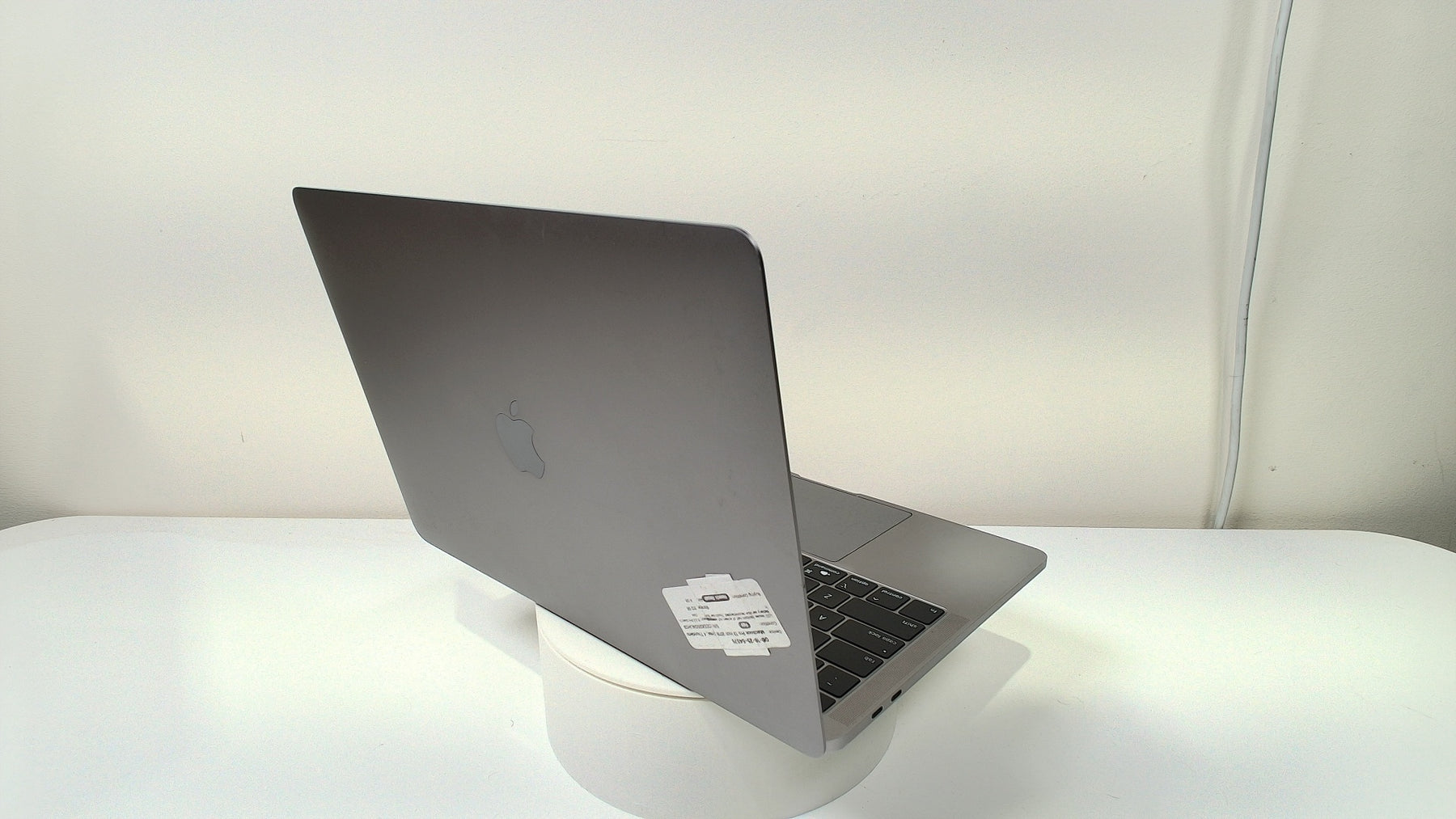 Macbook Pro 13 inch 2018 (Intel, 4 Thunderbolt Ports) (Read Description)