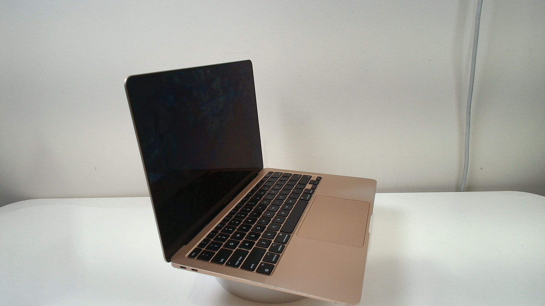MacBook Air (M1,2020)‎ (Read Description)
