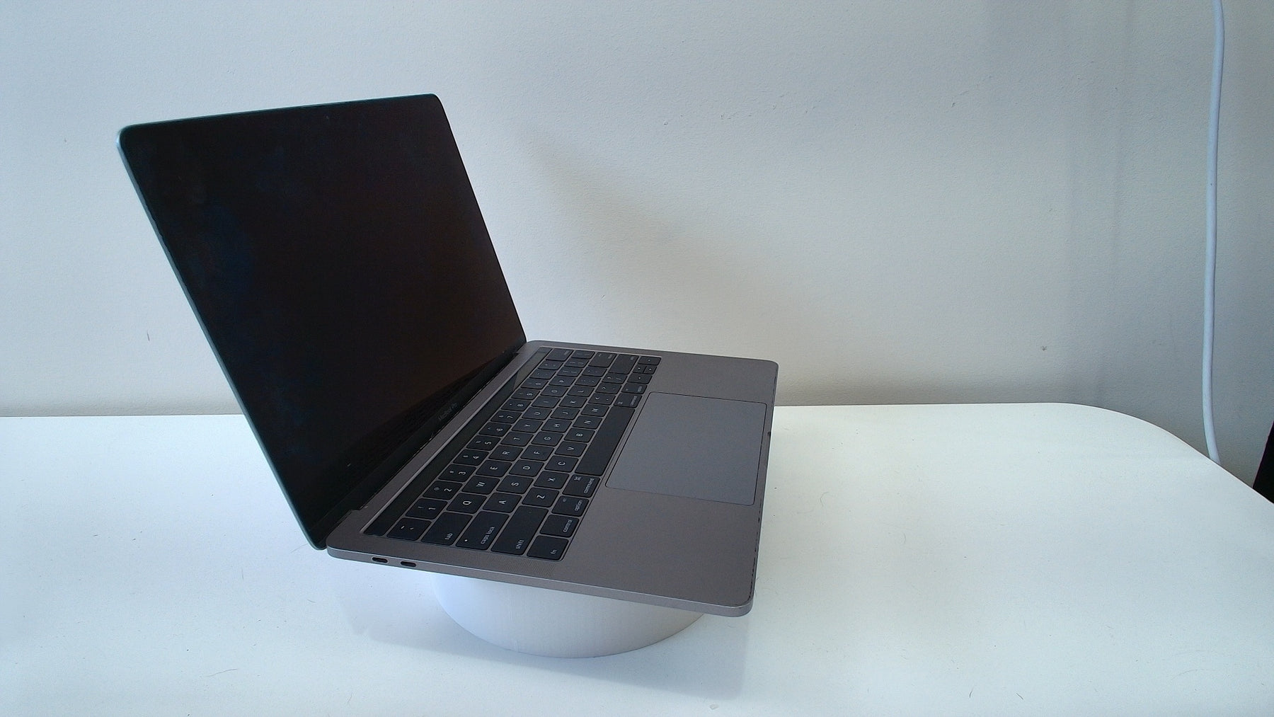 MacBook Pro 13 inch 2016 Touchbar (Read Description)