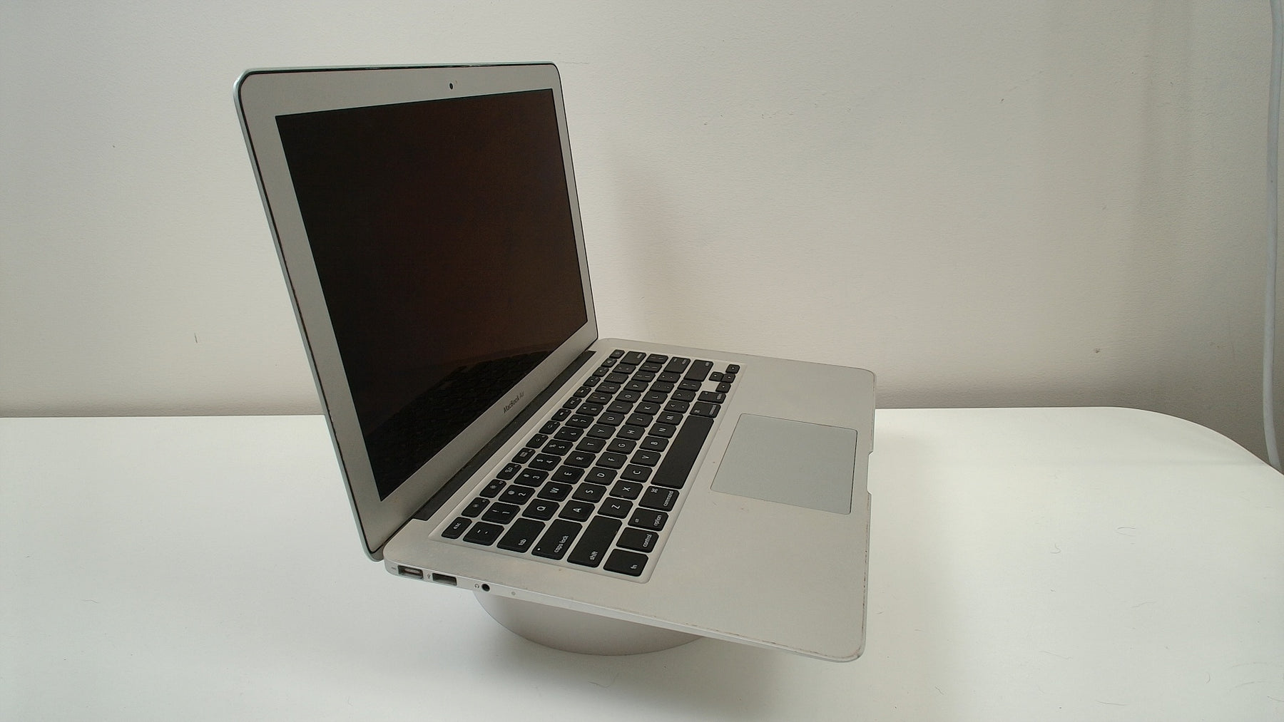 MacBook Air (13-inch Mid 2011)‎ (Read Description)