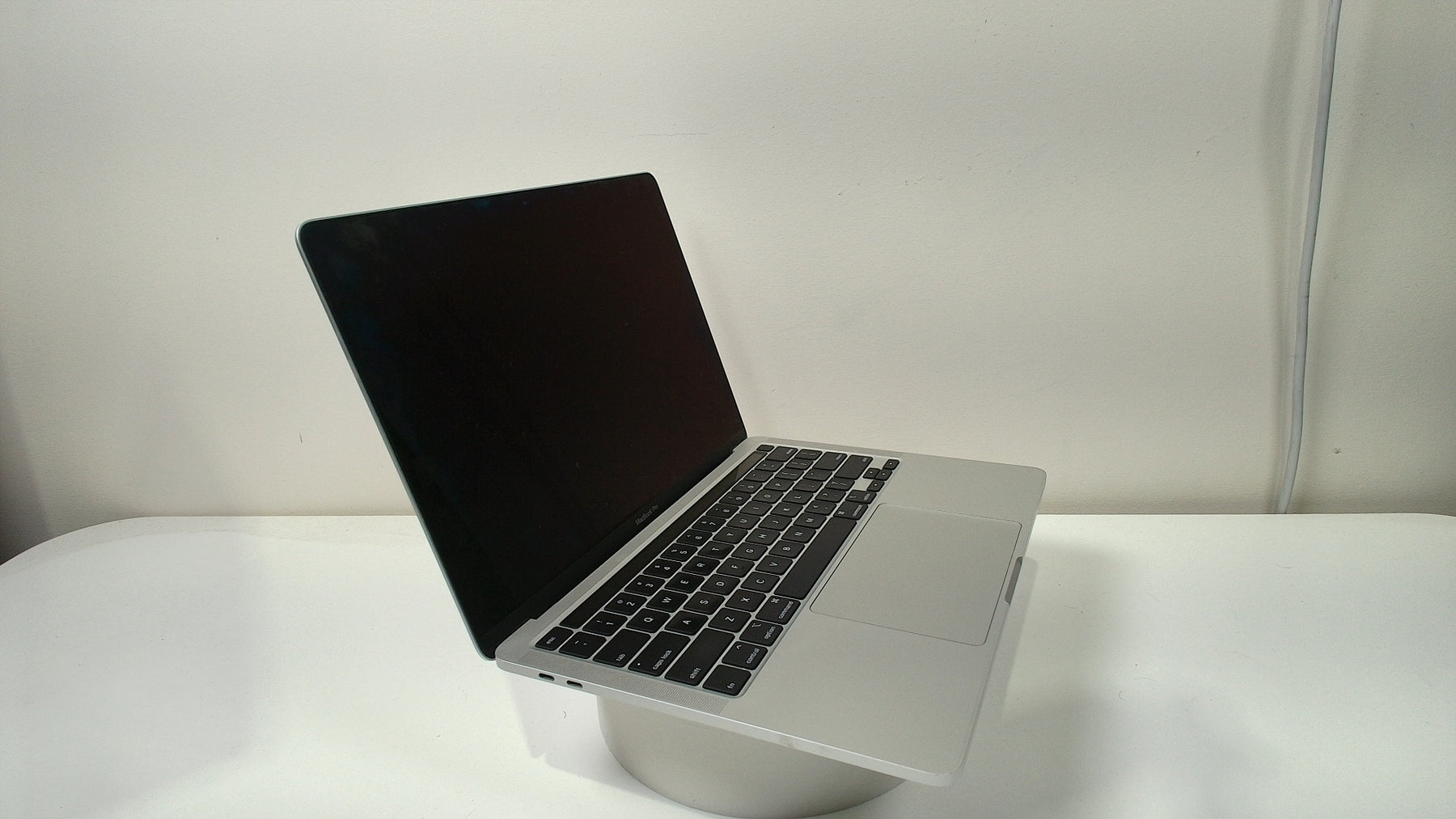 Macbook Pro 13 inch touchbar 2020 (Intel, 2 Thunderbolt Ports) Space-Grey (Read Description)