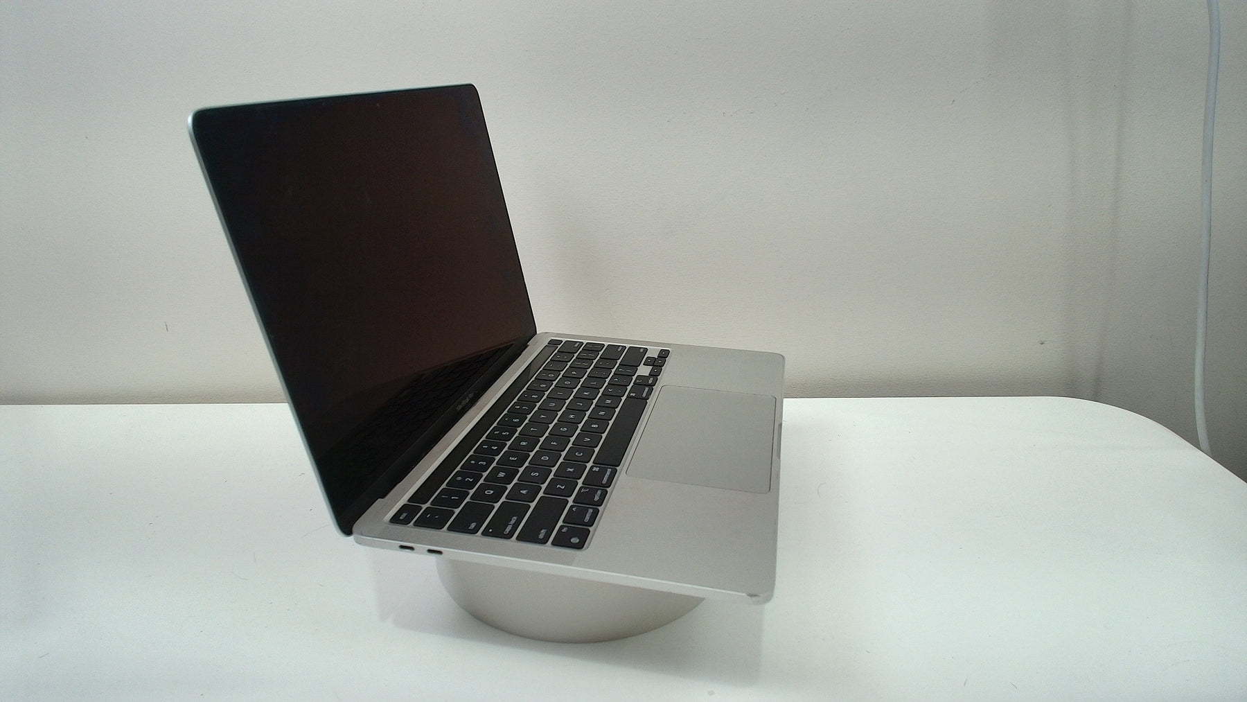 MacBook Pro (13-inch, M1, 2020)‎ Touchbar (Read Description)