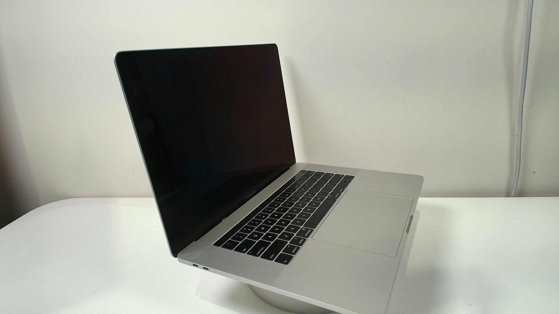 MacBook Pro (15-inch, 2019) (Read Description)