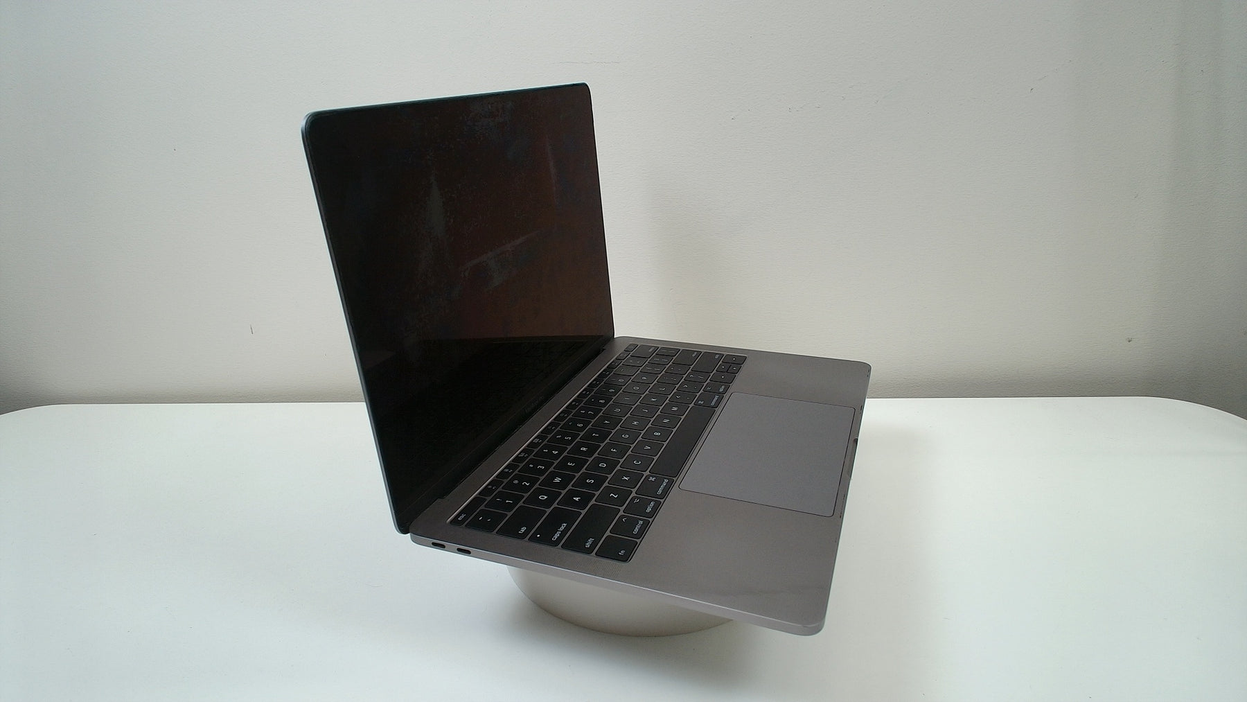Macbook Pro 13 inch 2017 (Non Touchbar) (Read Description)