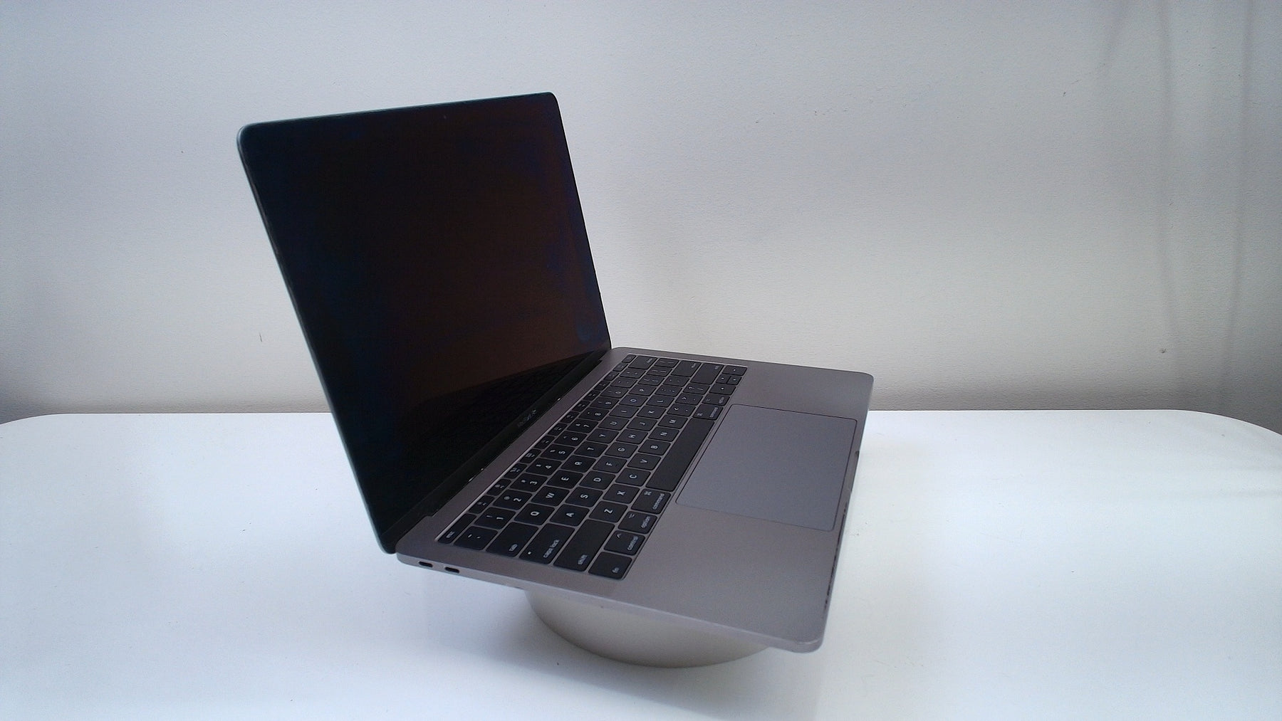 MacBook Pro (13-inch, 2016, 2 TBT3)‎ Space Grey (Read Description)