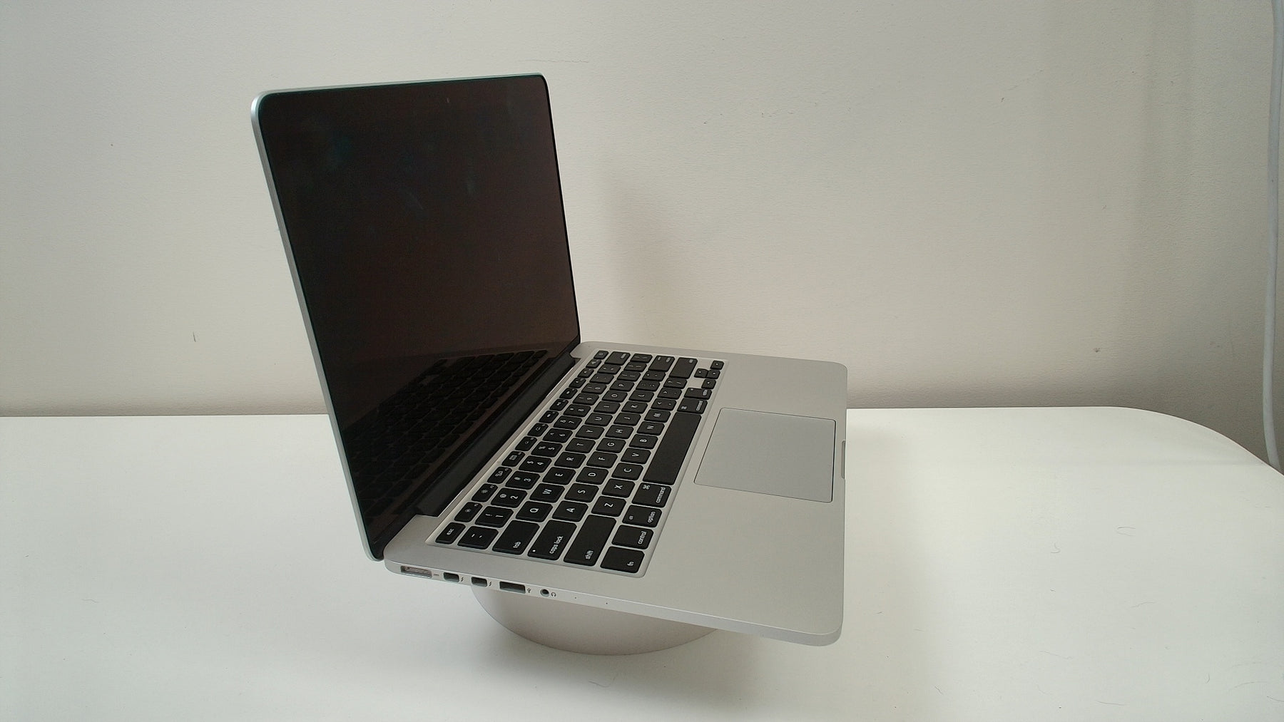 MacBook Pro (Retina, 13-inch,Early 2015)‎ (Read Description)