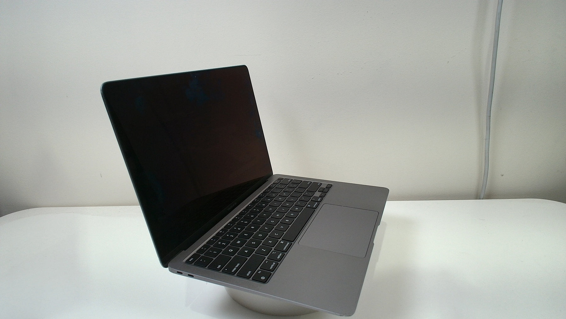 MacBook Air 13 inch 2020 (M1) Space Gray (Read Description)