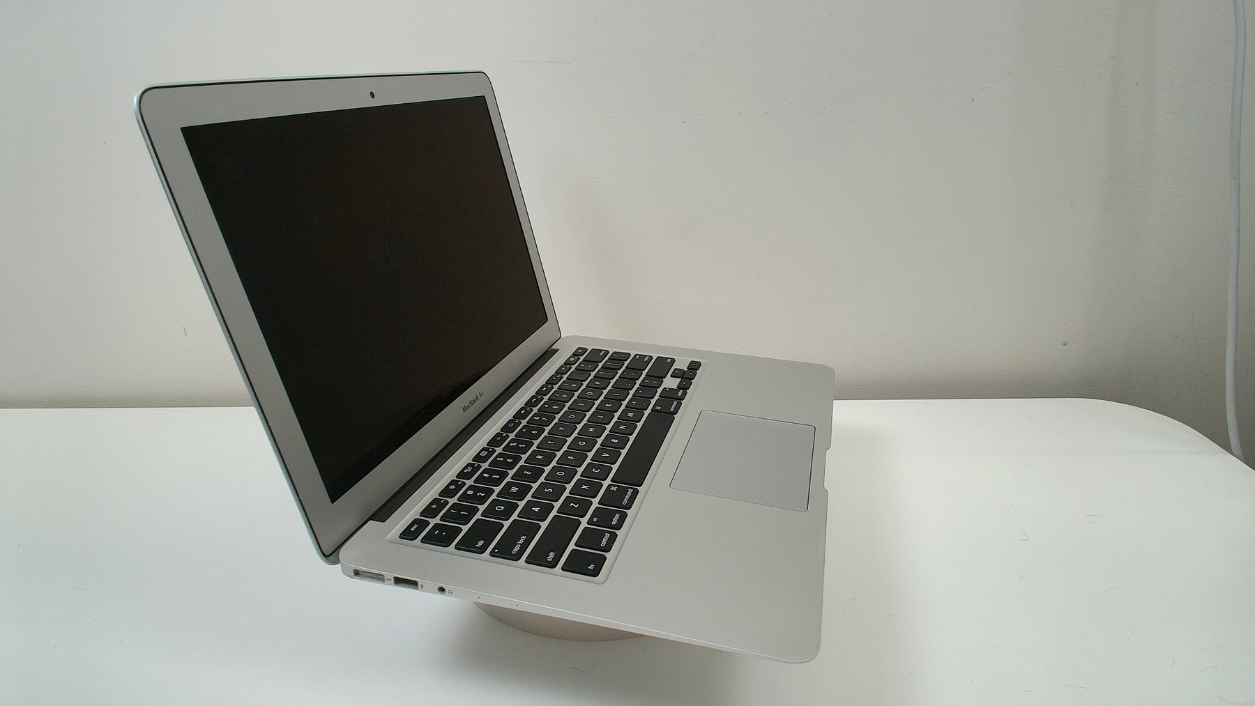 MacBook Air (13-inch, Early 2015)‎ (Read Description)