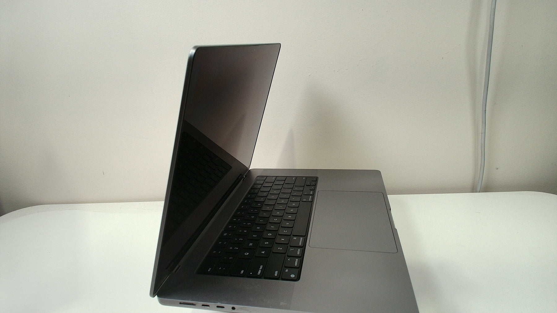 MacBook Pro (16-inch, 2021)‎ (Read Description)