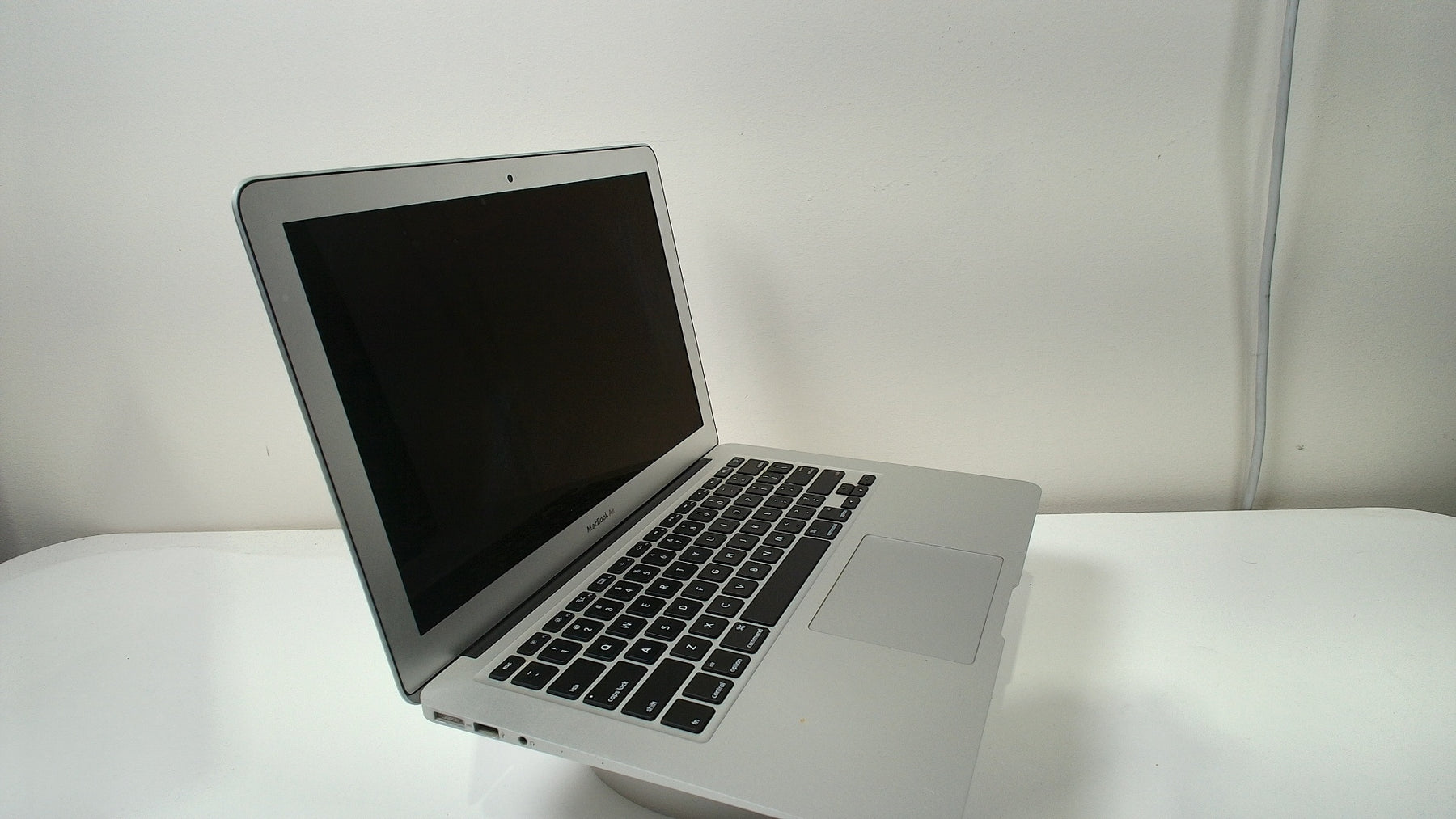 MacBook Air 13 inch 2013 (Read Description)