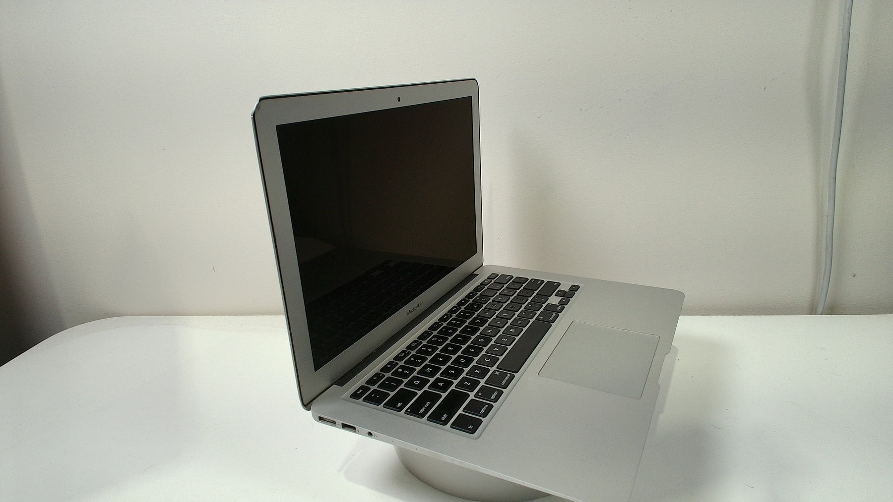 MacBook Air 13 inch 2015 (Read Description)