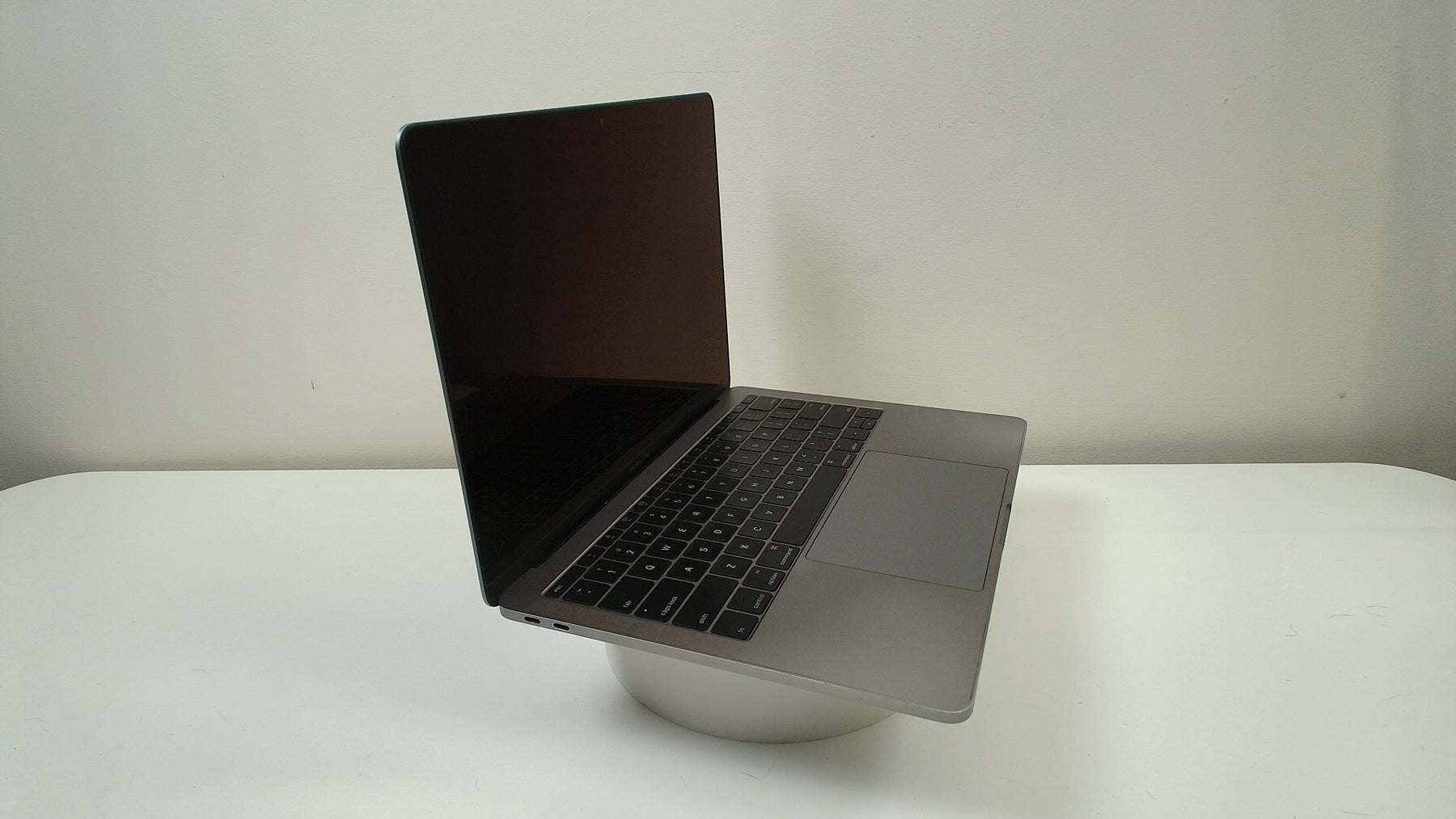 MacBook Pro (13-inch, 2016, 2 TBT3)‎ - Function Keys (Read Description)