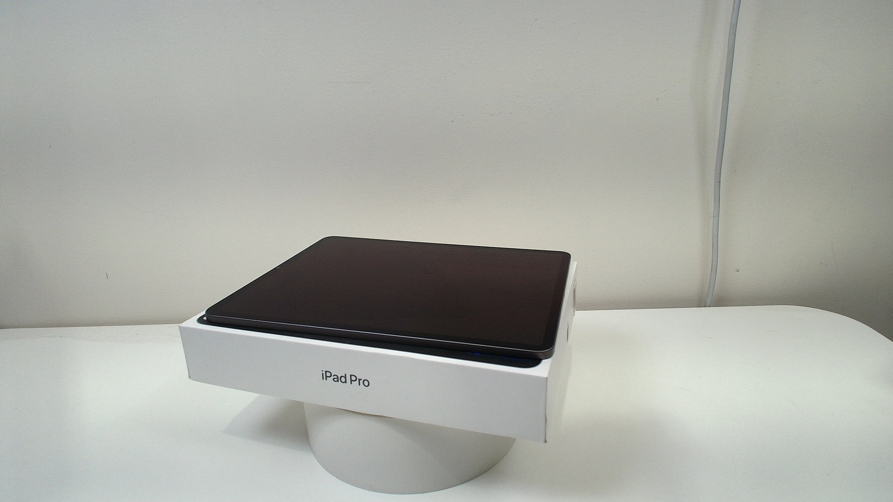 Ipad pro 12.9-inch, 5th Gen, Wi-Fi‎ (Read Description)