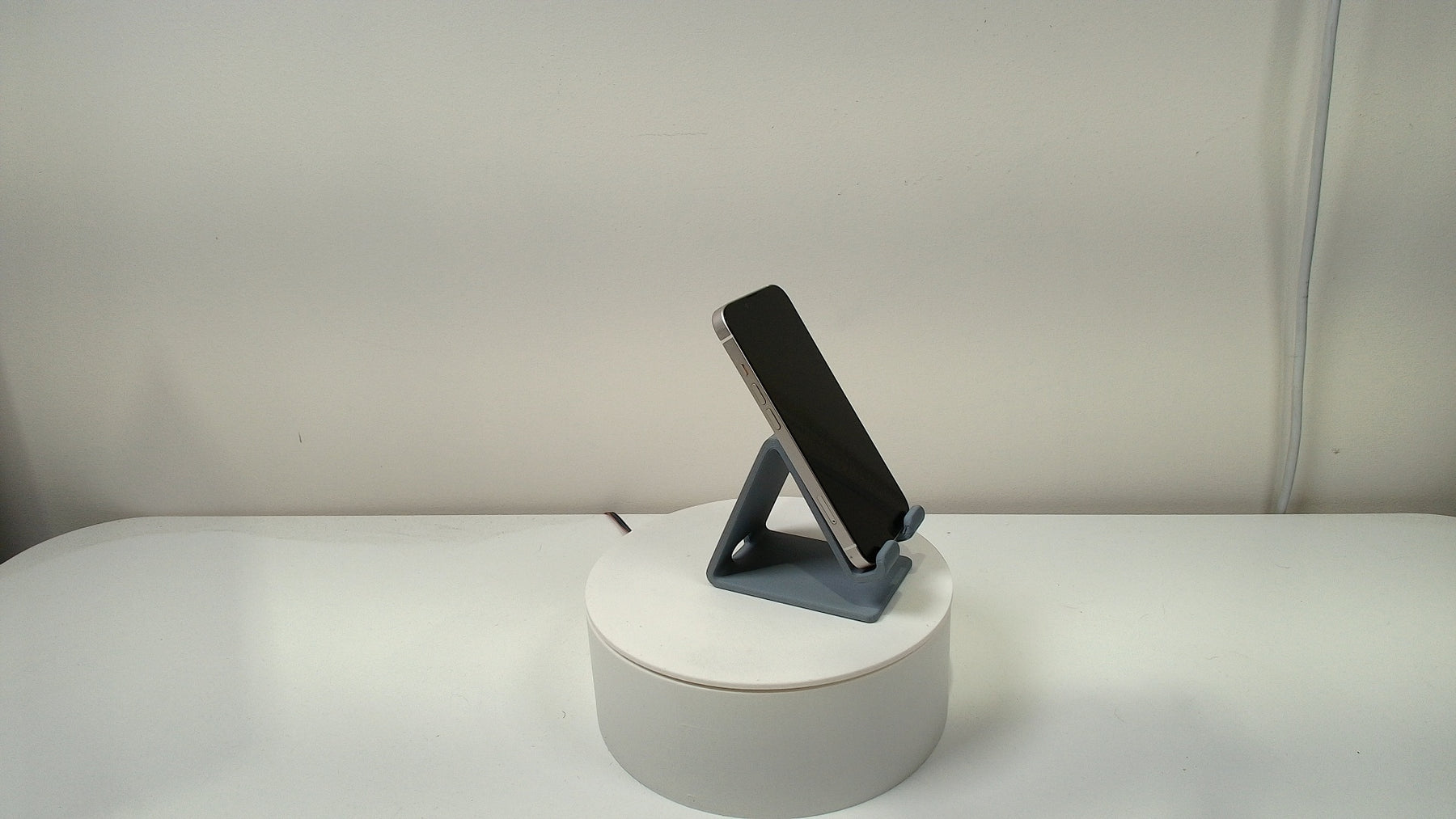 iPhone 13‎ (Read Description)