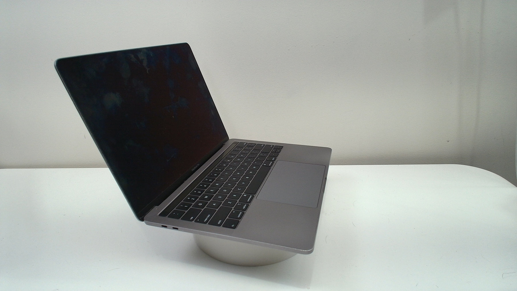 Macbook Pro 13 inch 2018 (Intel, 4 Thunderbolt Ports) Space-Grey (Read Description)