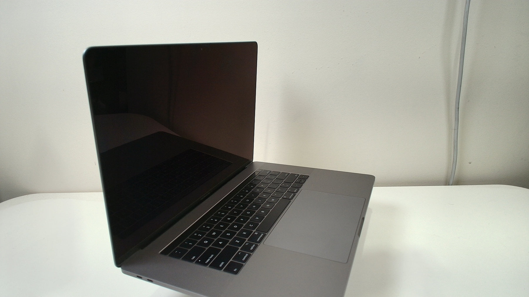 Mac Pro VIN,MacBook Pro (15-inch, 2017)‎ (Read Description)