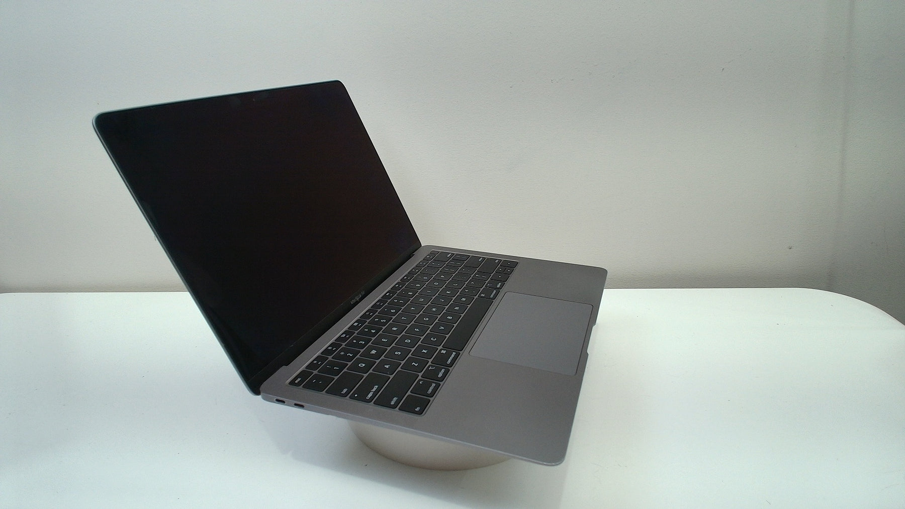 MacBook Air (Retina, 13-inch, 2019) (Read Description)