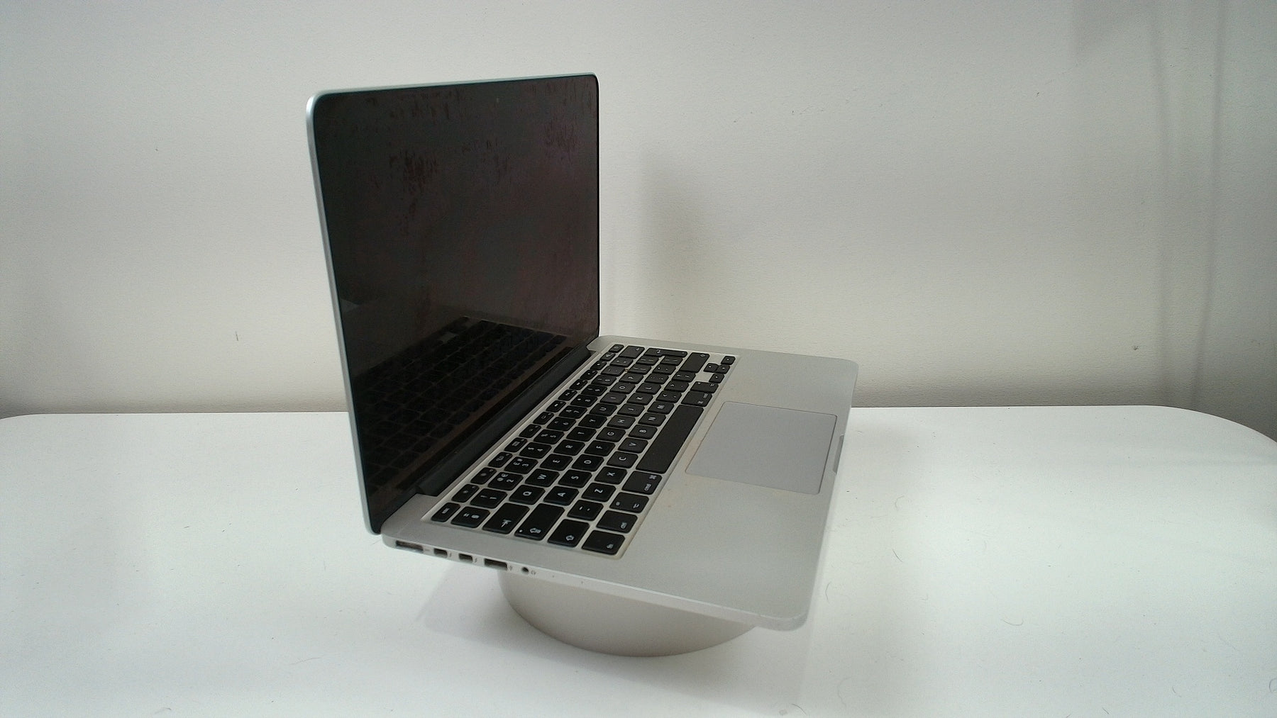 MacBook Pro 13 inch retina 2015 silver  (Read Description)