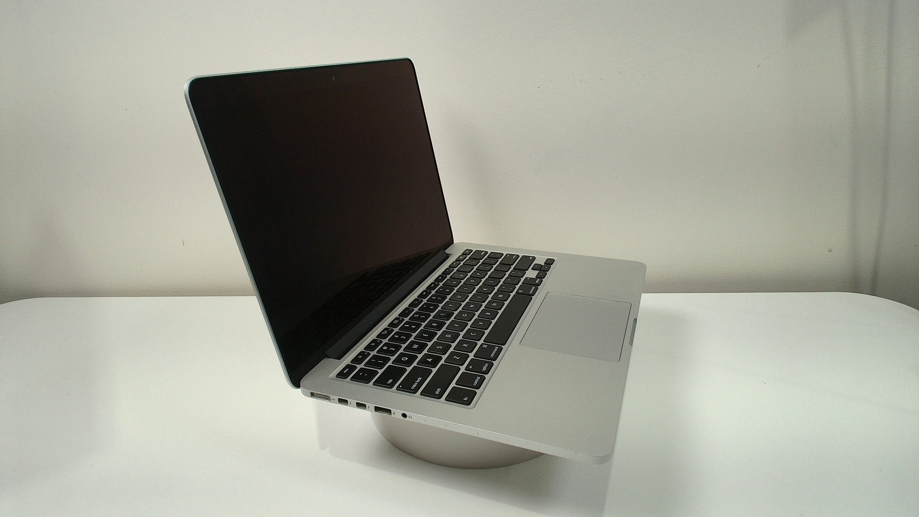 MacBook Pro 13 inch retina 2015 Silver  (Read Description)