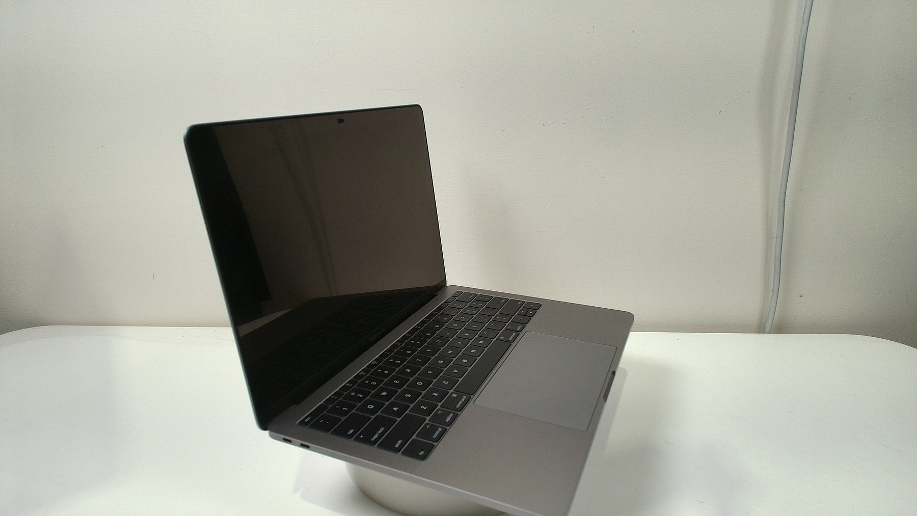 MacBook Pro (13-inch, 2017, 2 TBT3, non touchbar)‎ (Read Description)