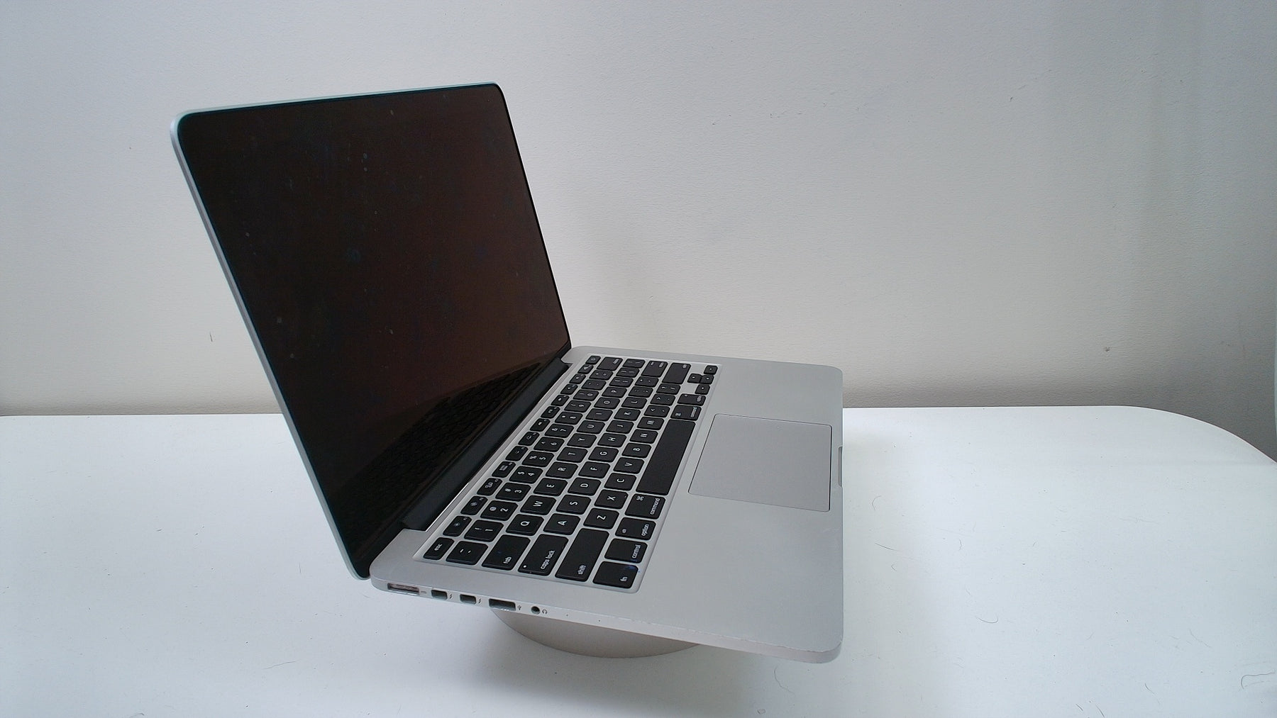 MacBook Air MacBook Pro (Retina, 13-inch,Early 2015)‎ (Read Description)