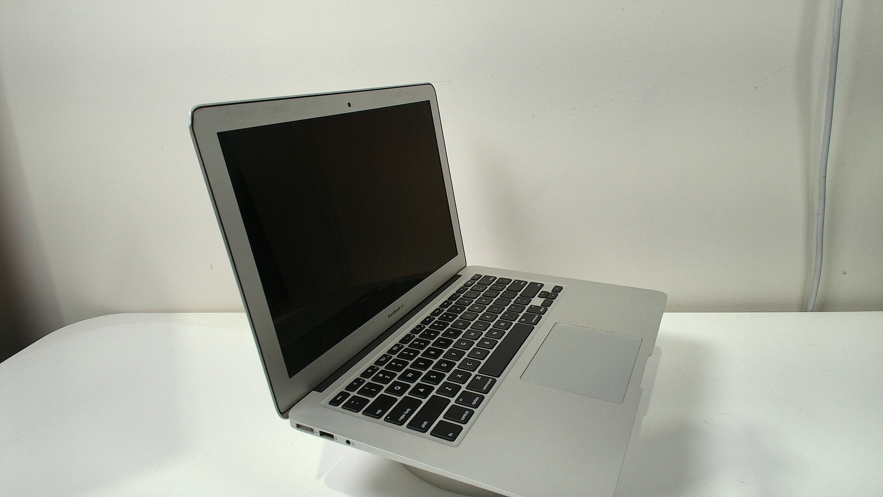 MacBook Air (13-inch, 2017) (Read Description)