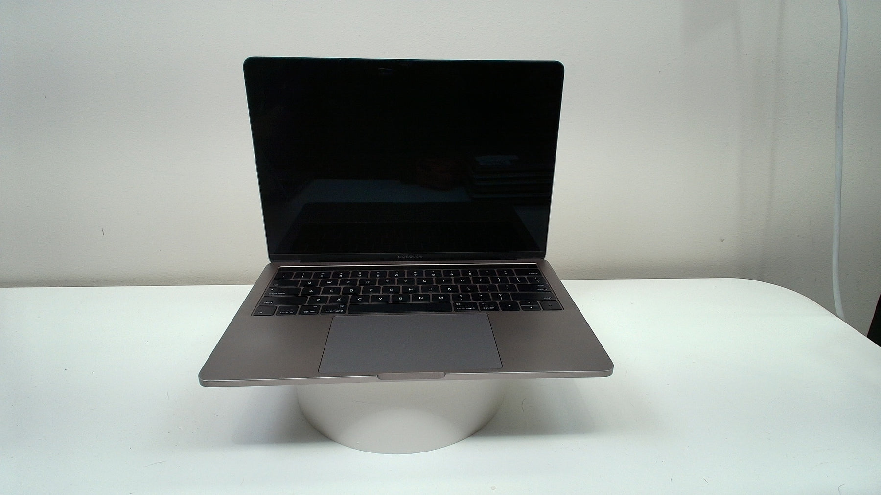 MacBook Pro 13 inch 2017 (Touchbar) (Read Description) - Label