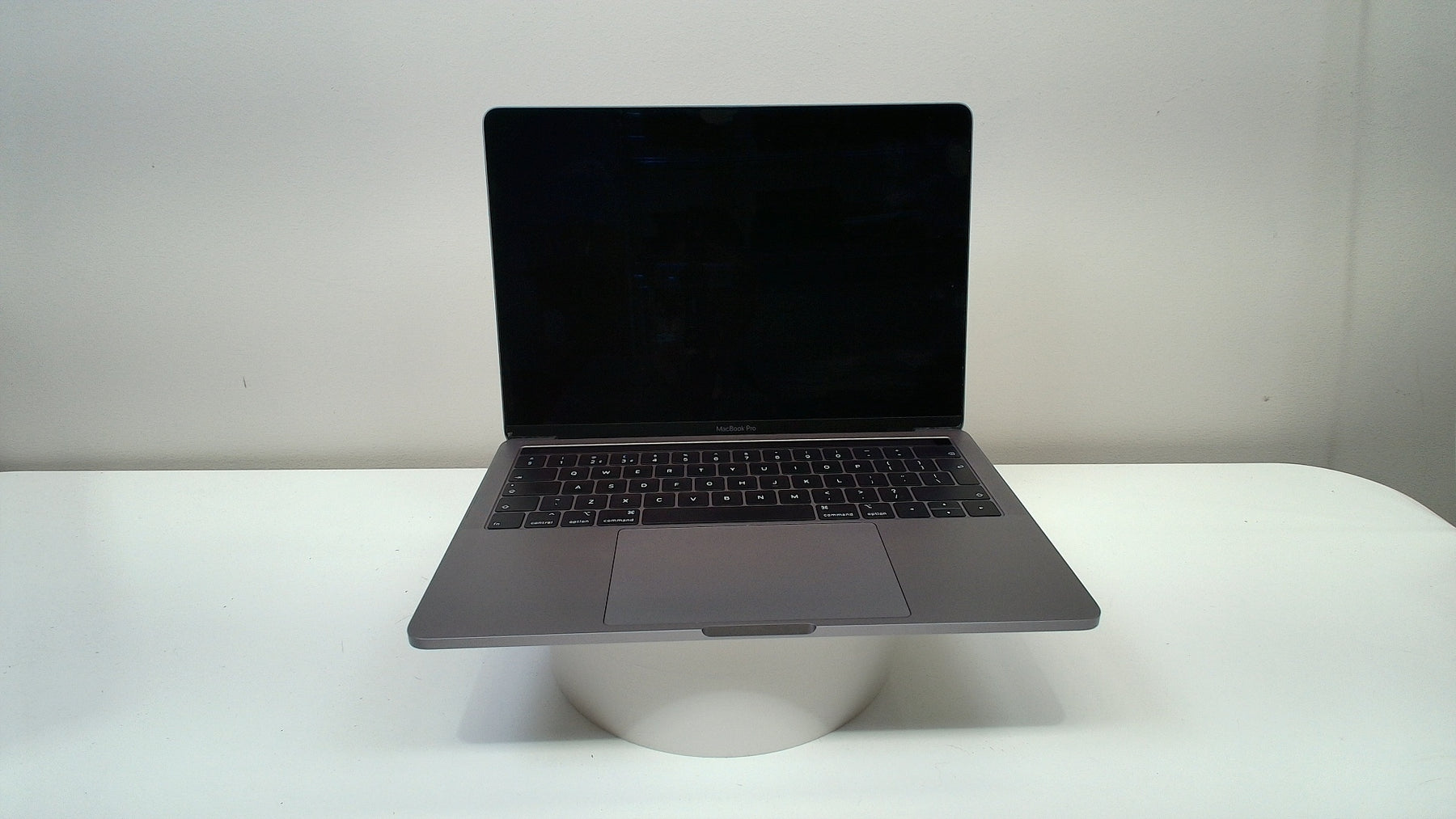 MacBook Pro 13 inch 2019 touchbar (Intel, 4 Thunderbolt Ports) (Read D
